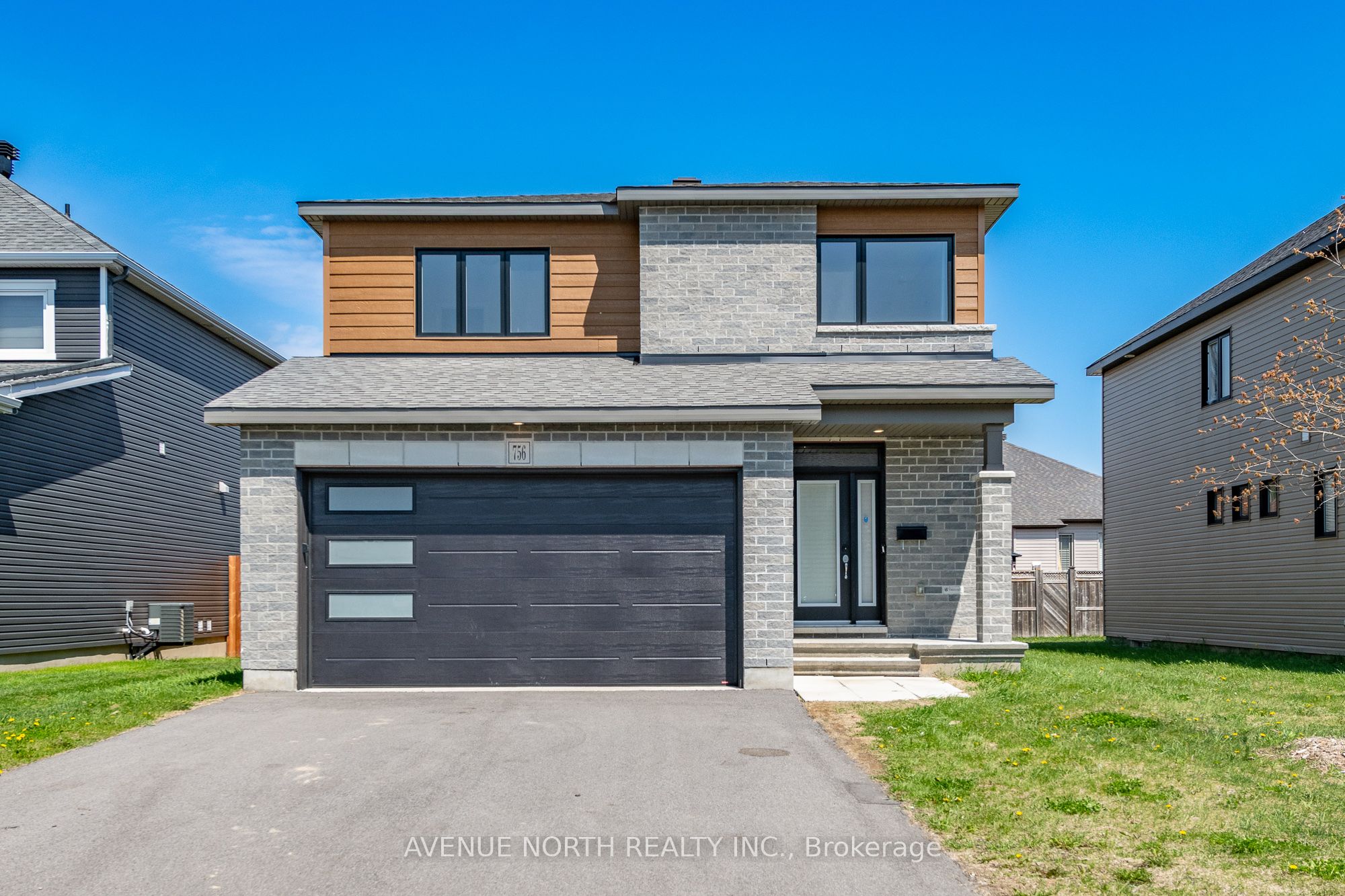 756 Namur Street Property Photo