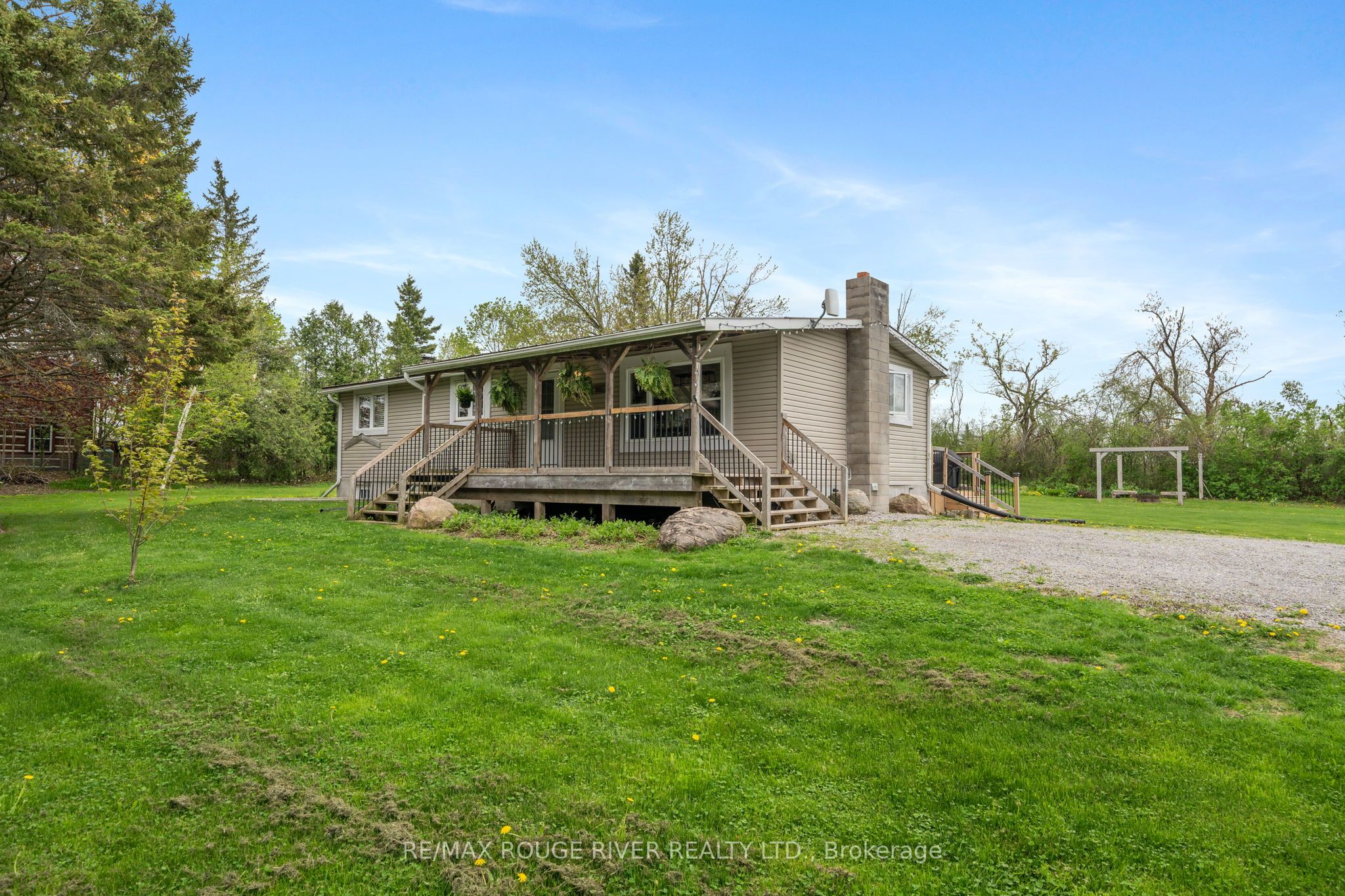 566 Cottingham Road Property Photo 1