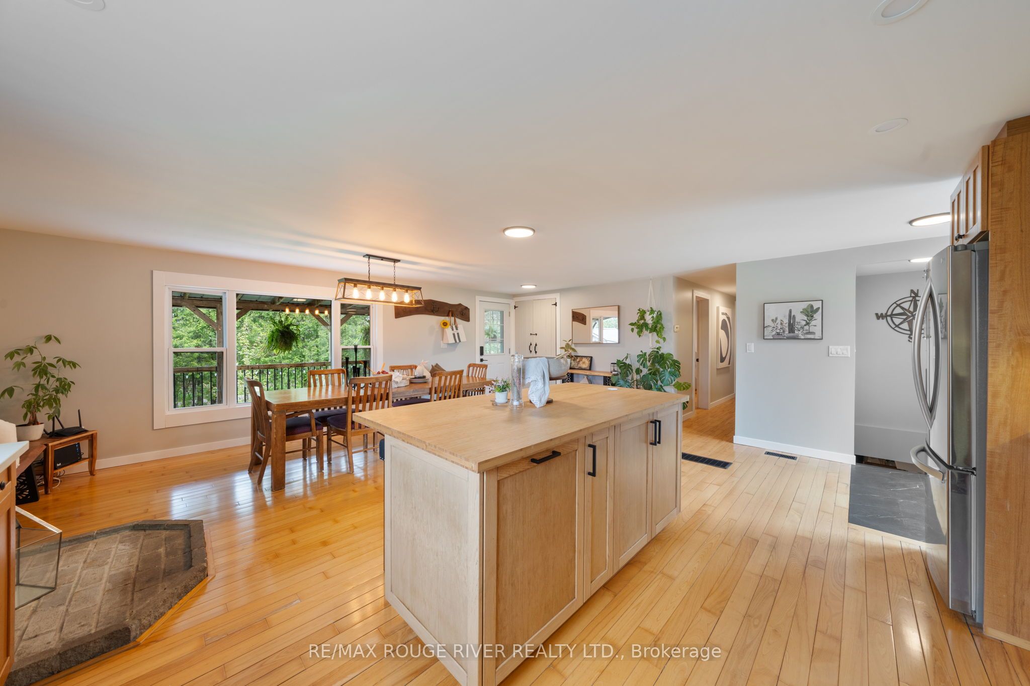 566 Cottingham Road Property Photo 12