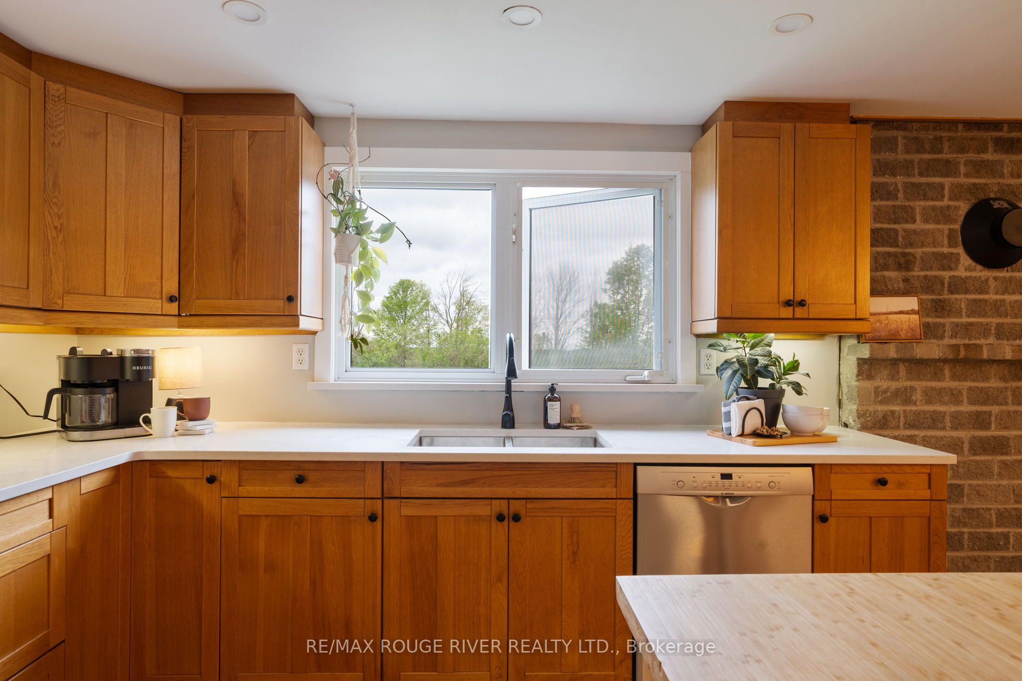 566 Cottingham Road Property Photo 13
