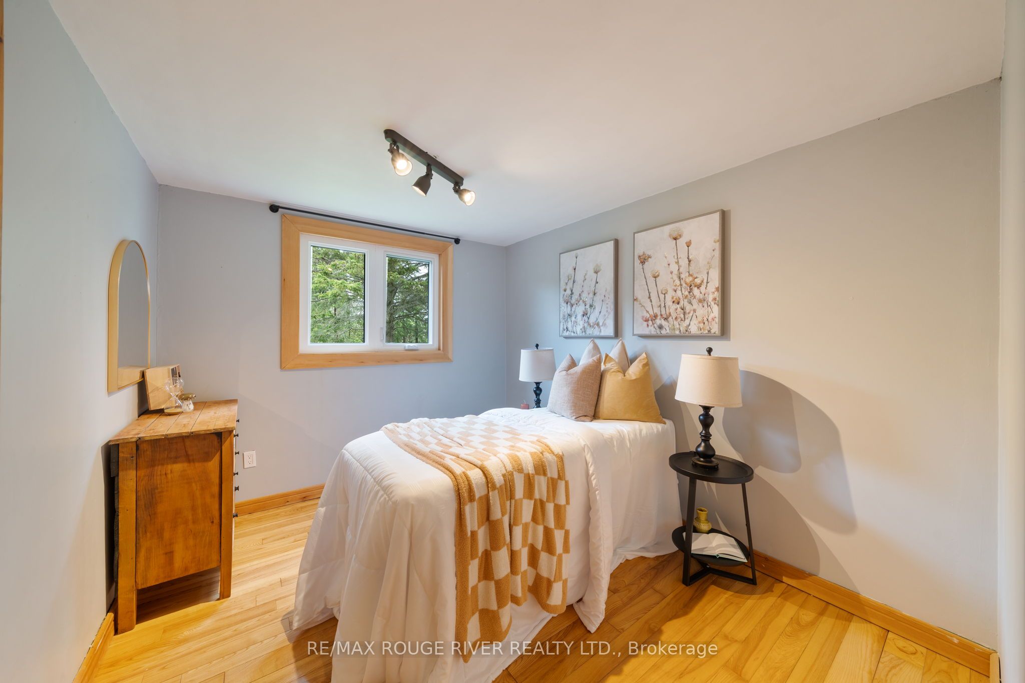 566 Cottingham Road Property Photo 14