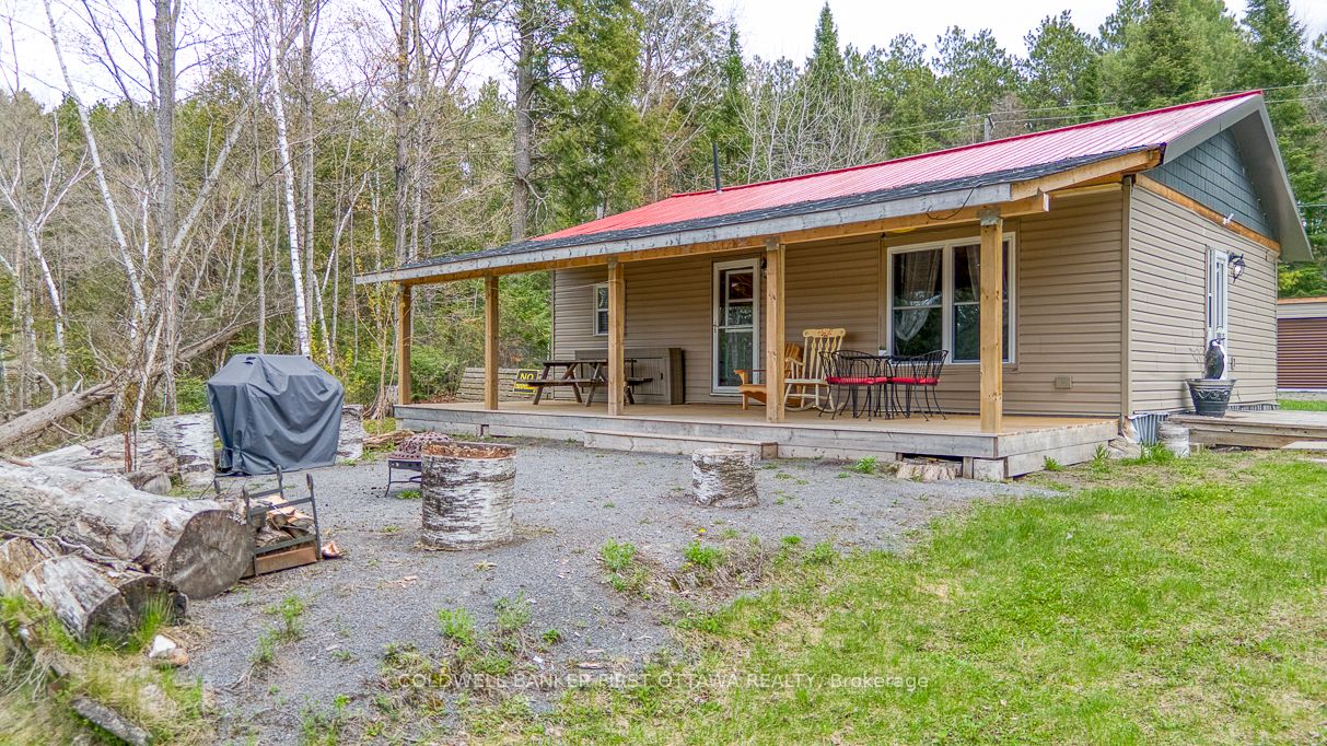 775 Darling Rd Property Photo
