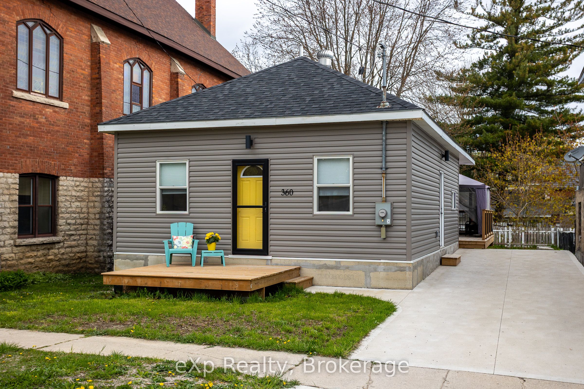 360 Frank Street Property Photo 1