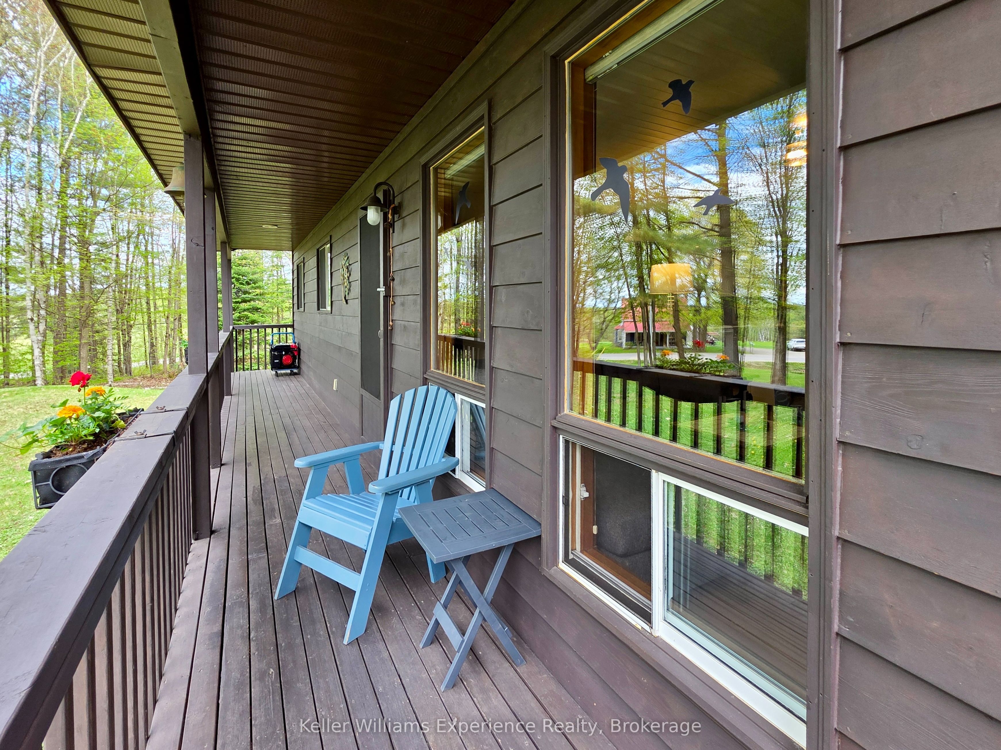 1035 Conway Crescent Property Photo 6
