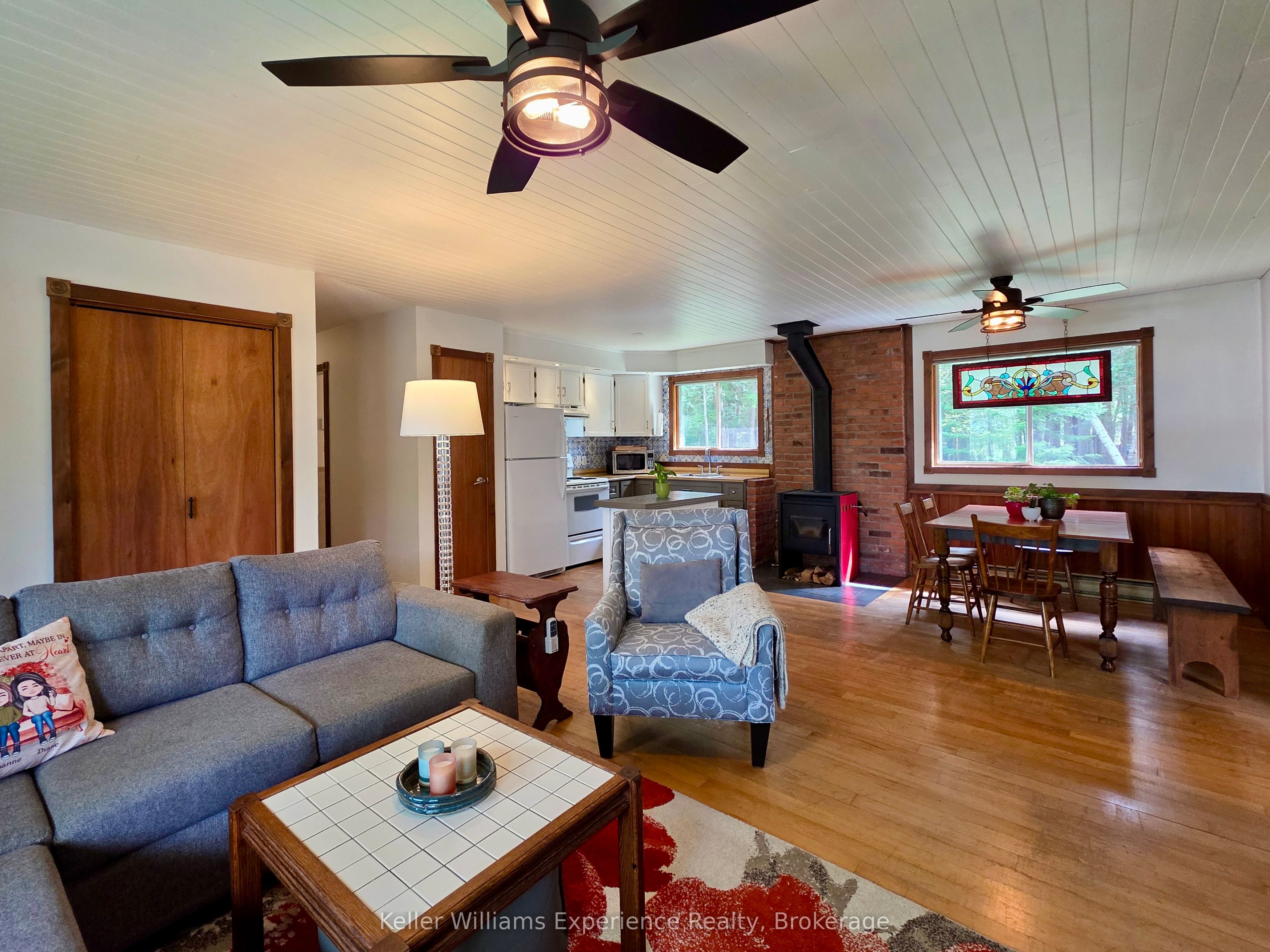 1035 Conway Crescent Property Photo 12