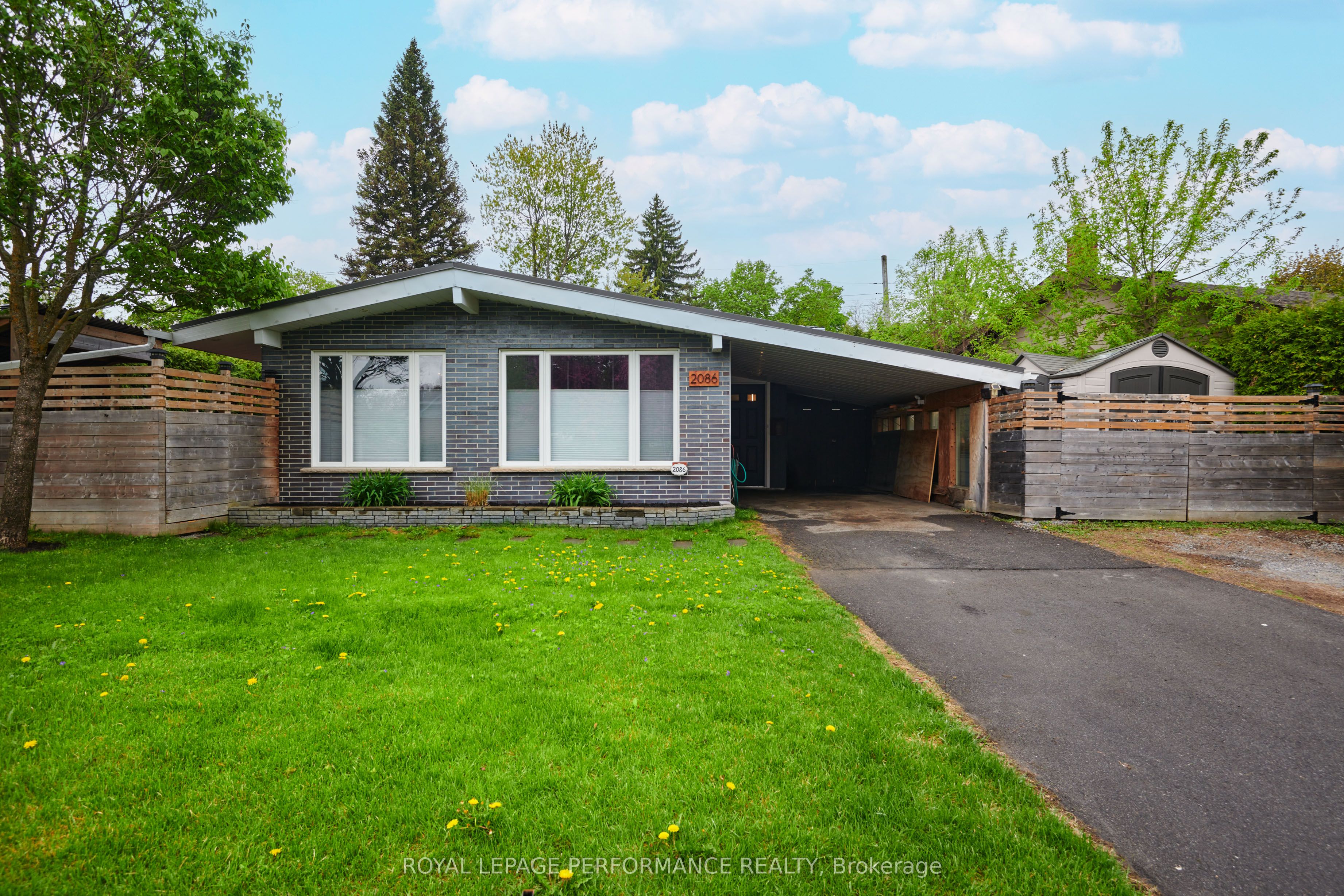 2086 Valley Dr Property Photo