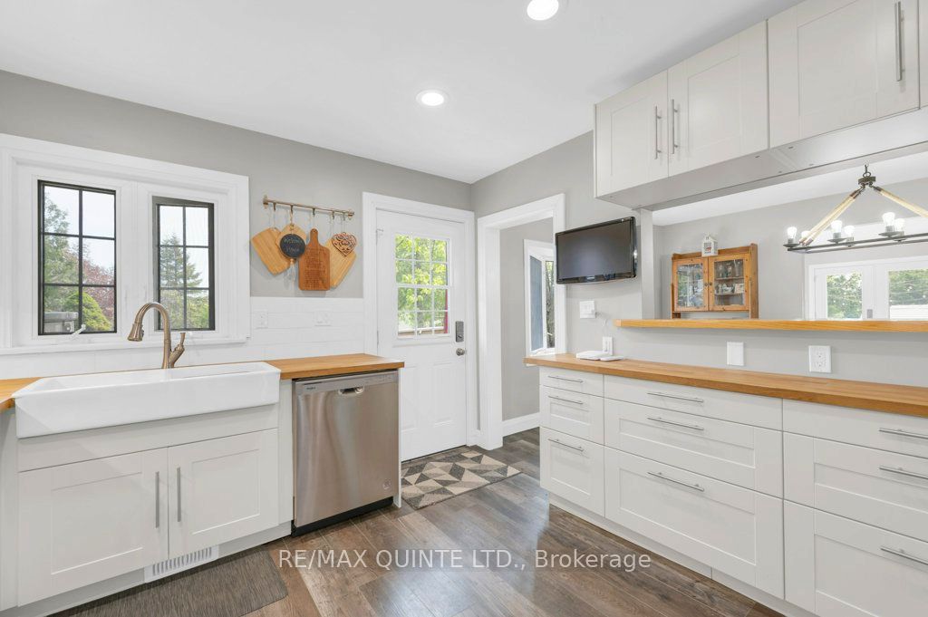 12 Fourth Avenue Property Photo 8