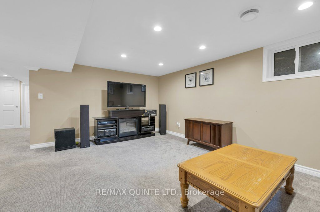 12 Fourth Avenue Property Photo 33