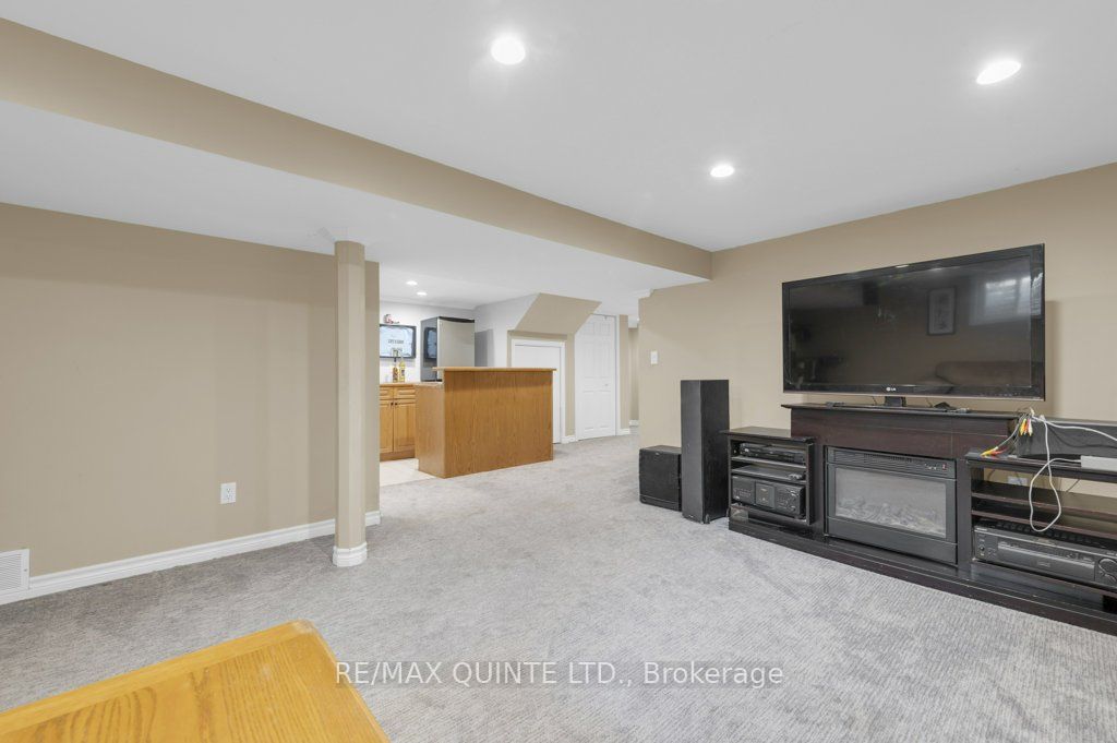 12 Fourth Avenue Property Photo 34