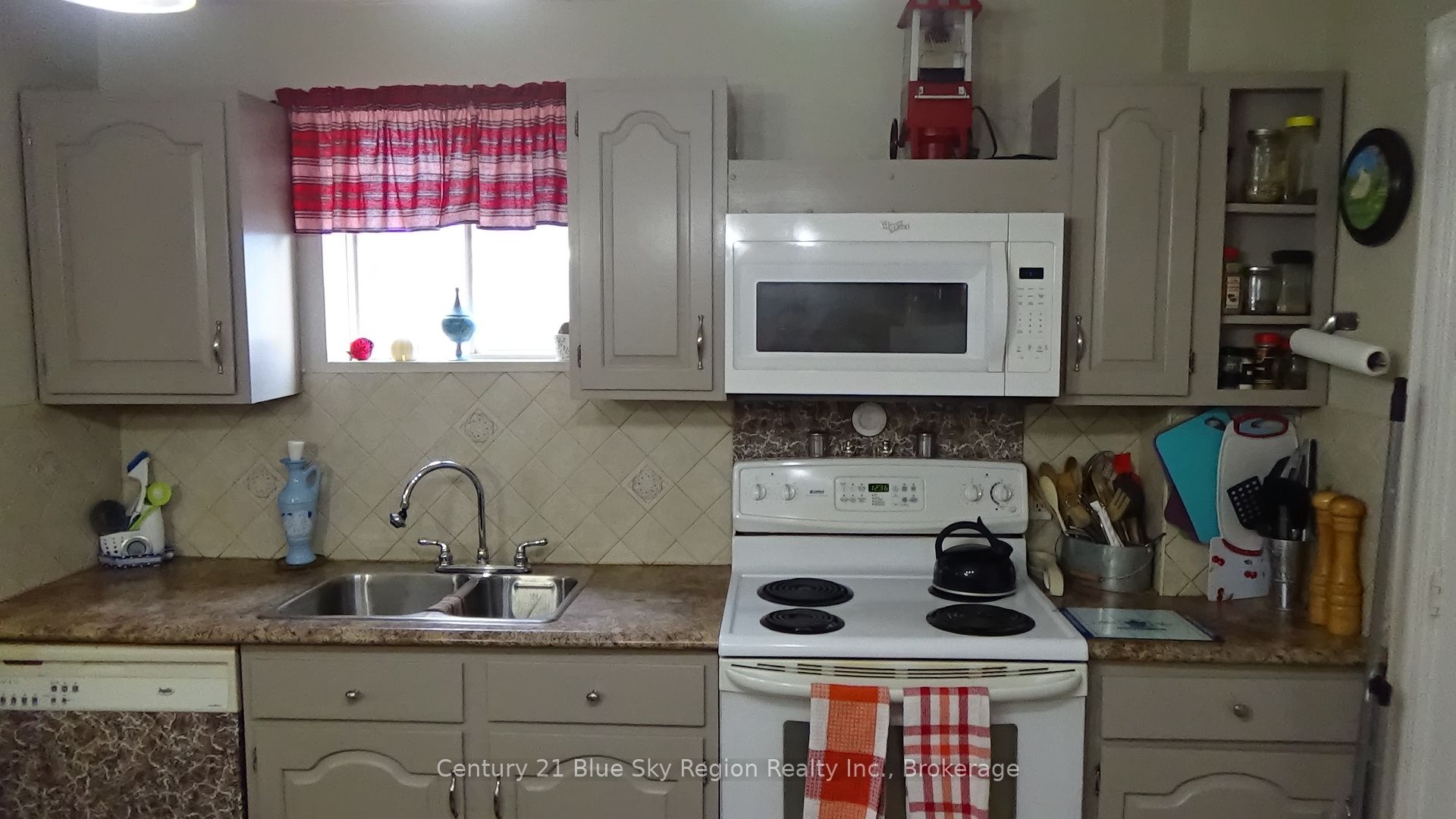 176 Church Street Property Photo 17