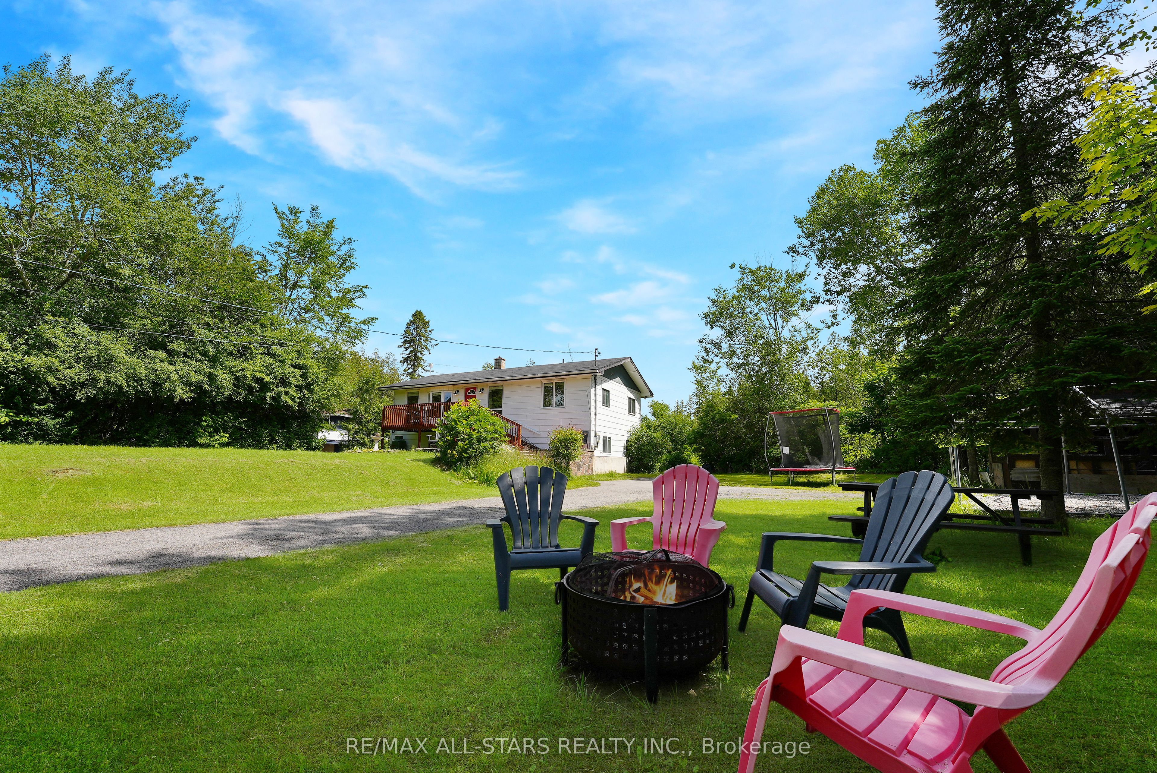 43 Sturgeon Lake Rd Property Photo 1