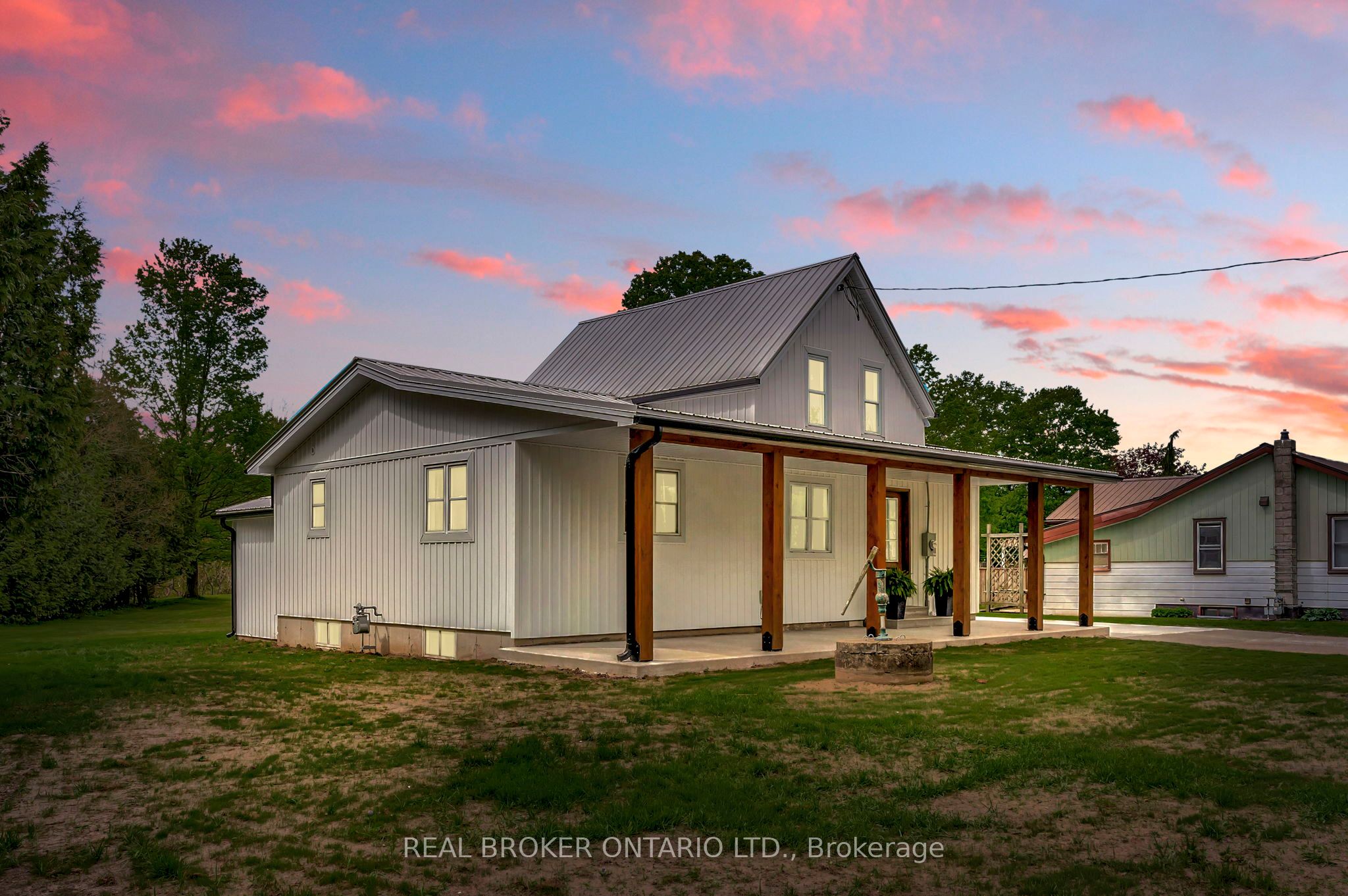 9390 Richmond Rd Property Photo 1