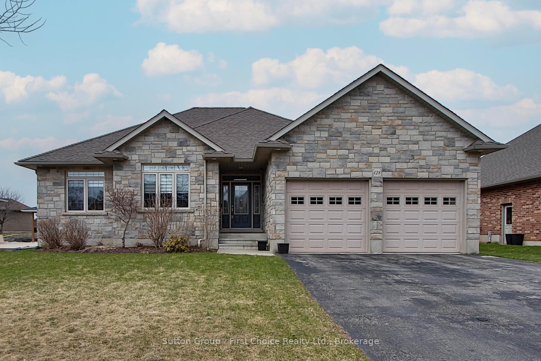 128 Sir Adam Beck Road Property Photo