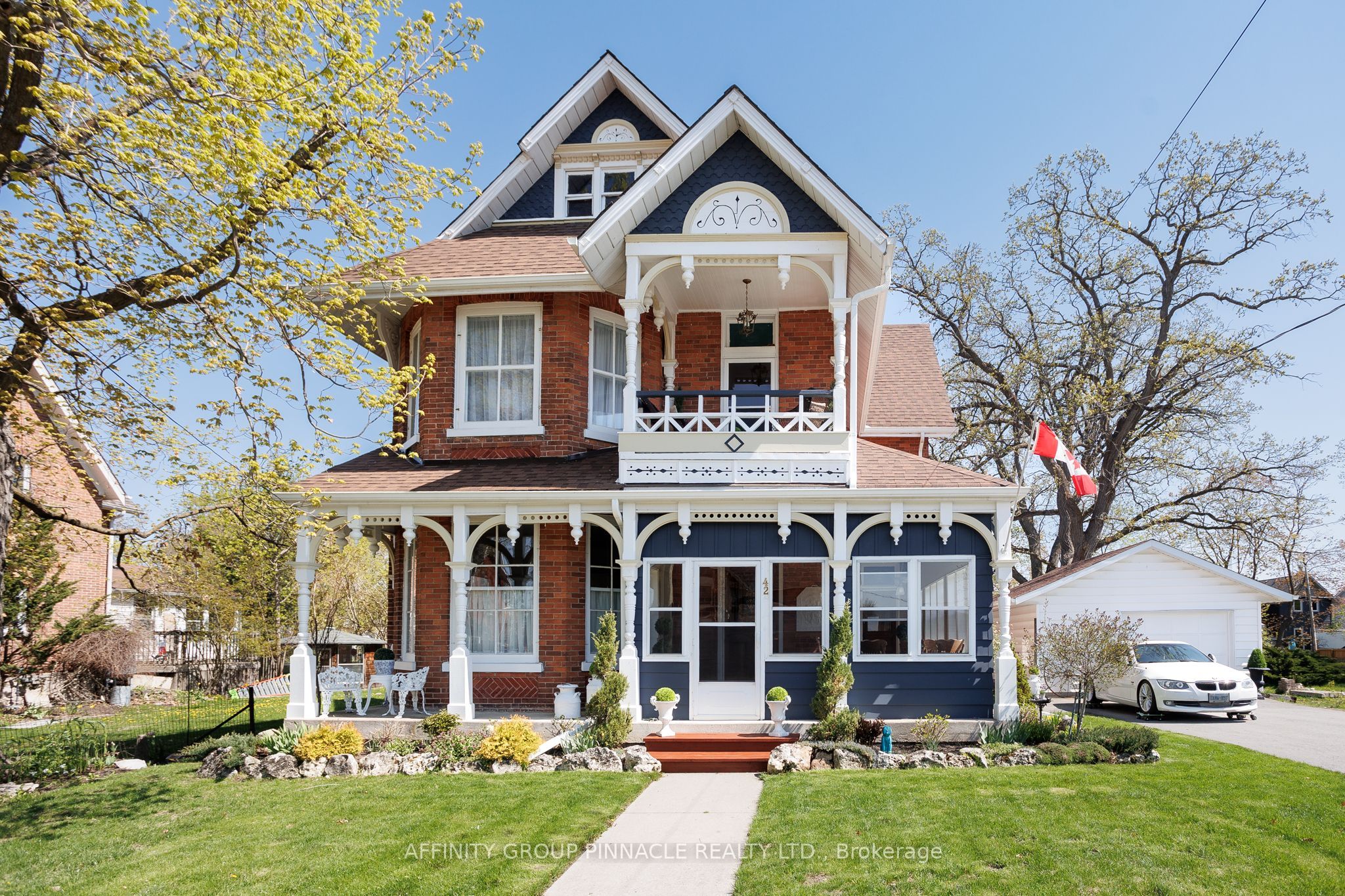 42 Oak Street Property Photo 1