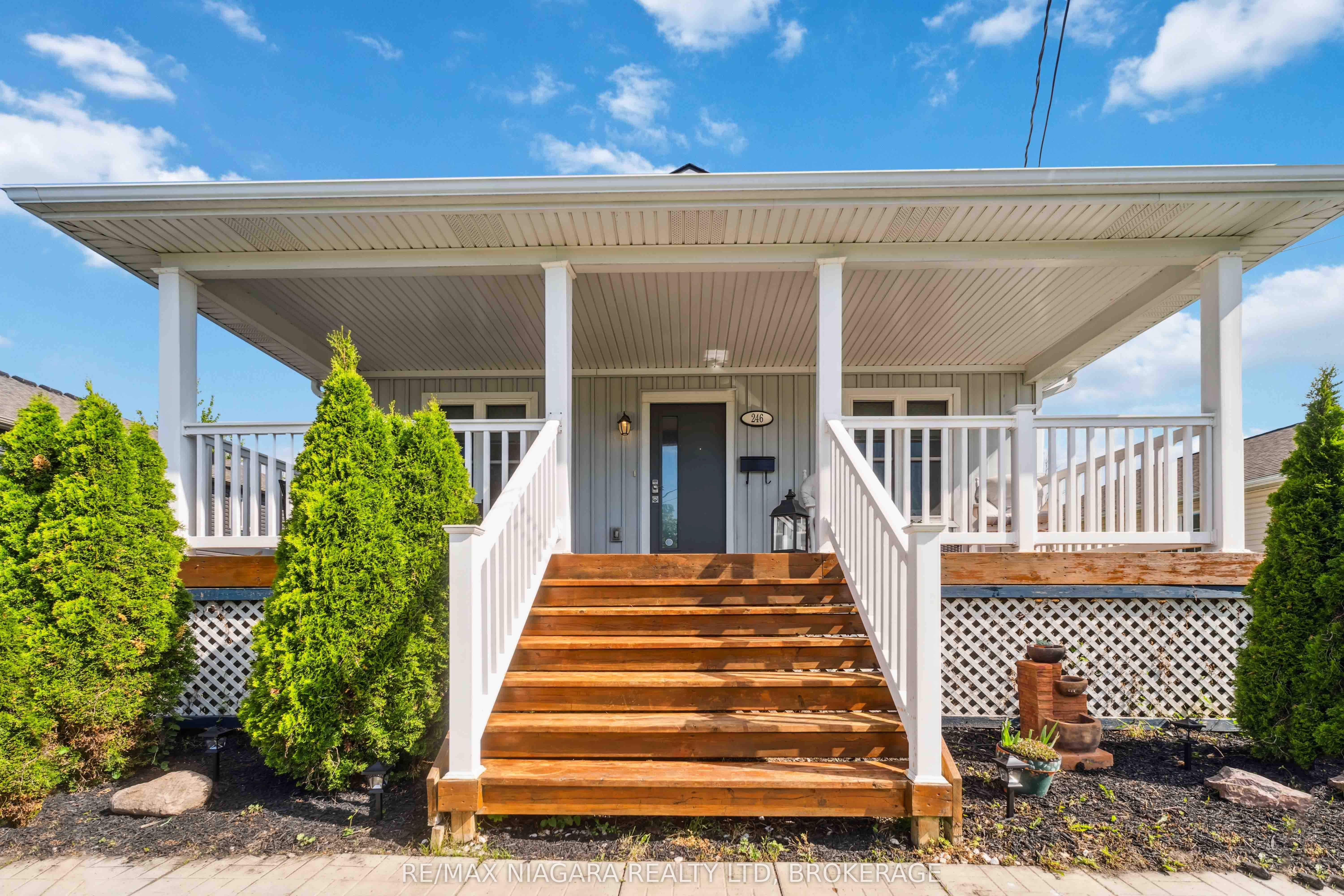 246 Martin Street Property Photo 2