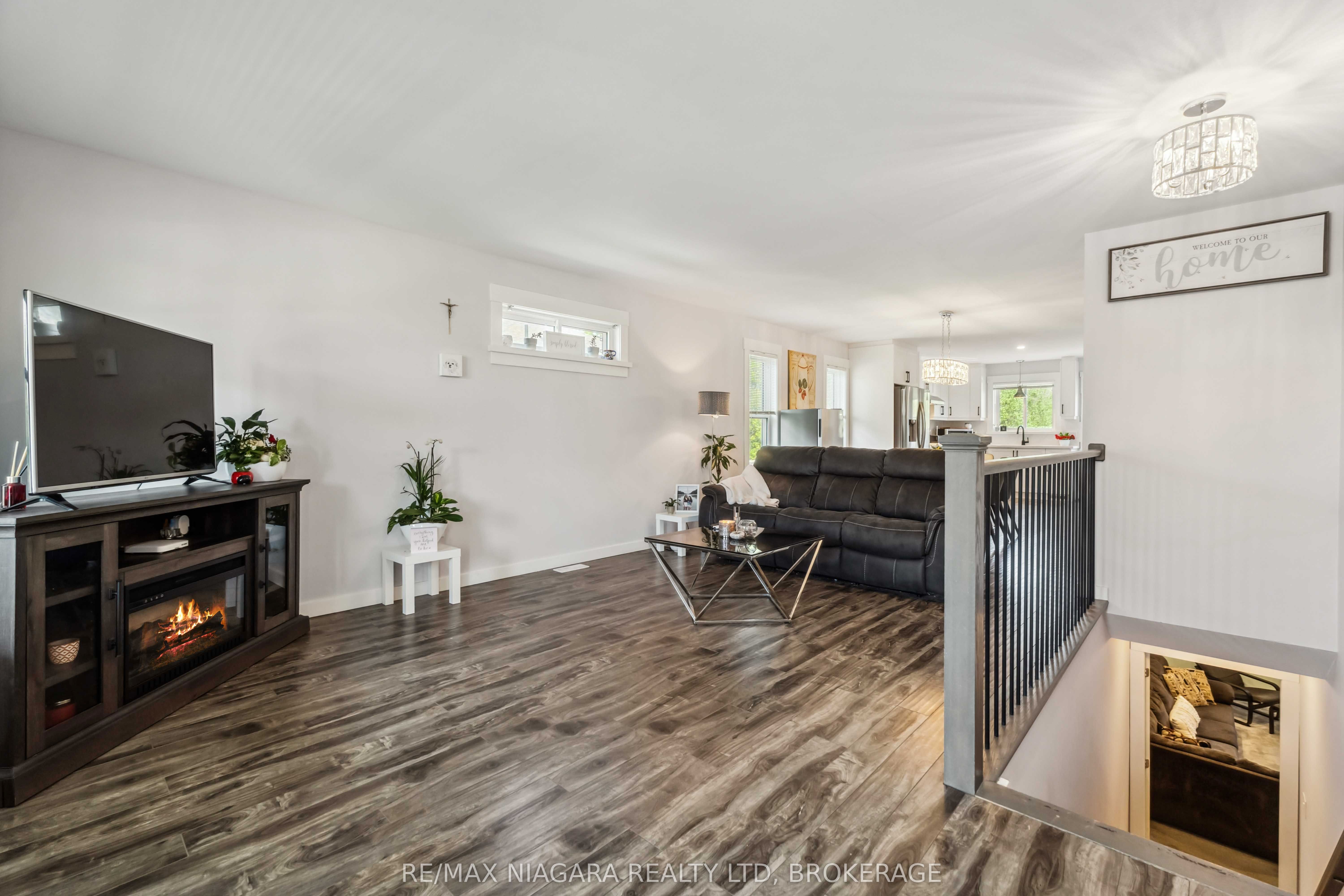 246 Martin Street Property Photo 8