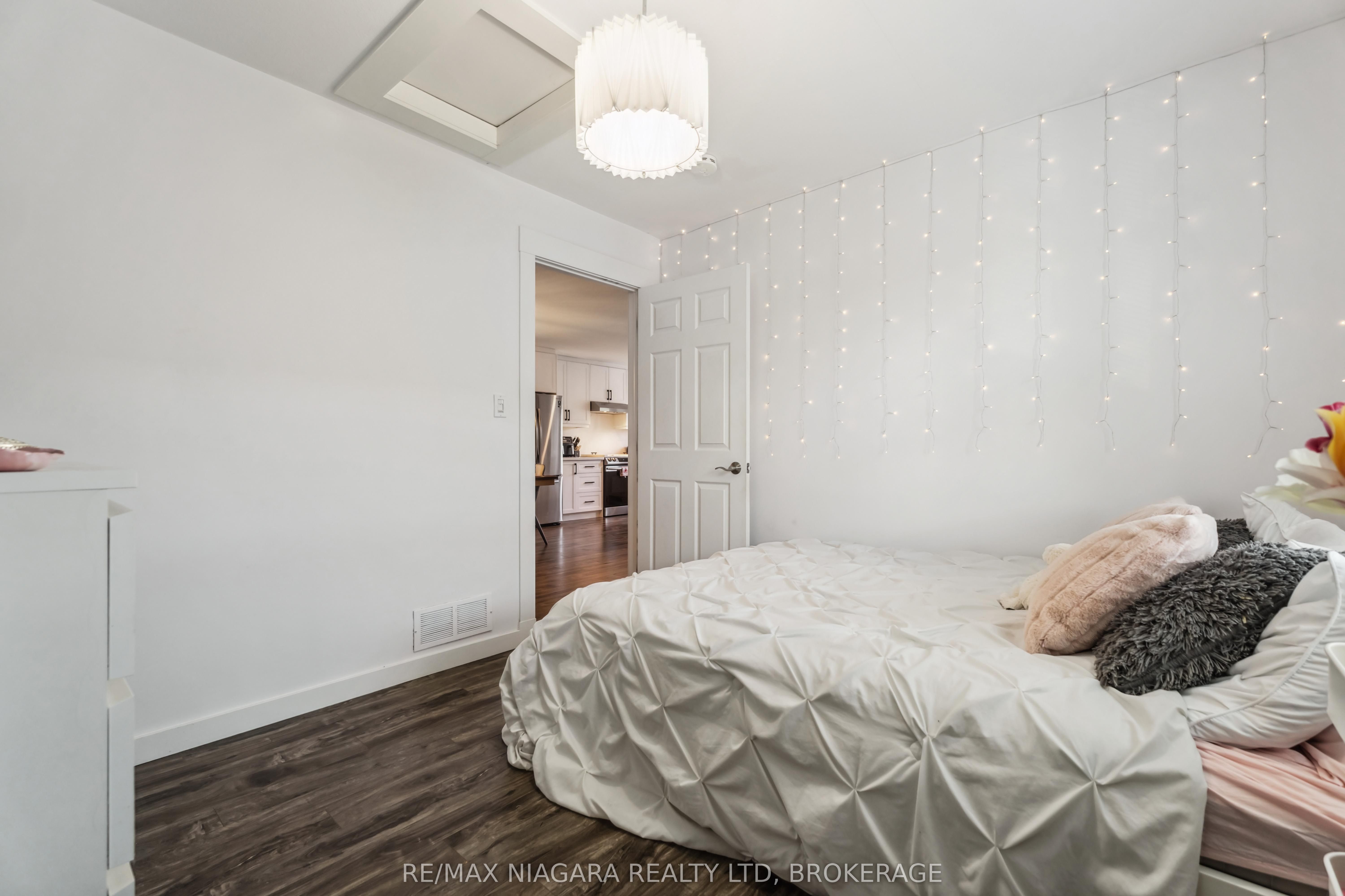246 Martin Street Property Photo 25