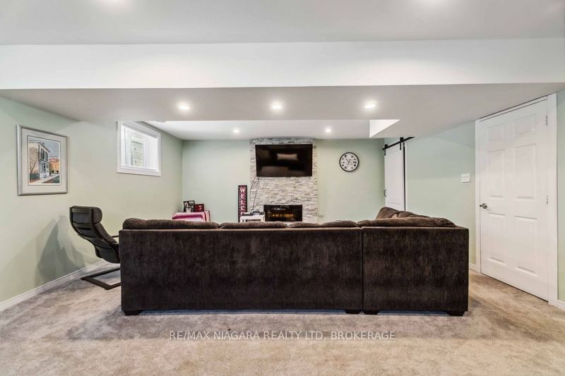 246 Martin Street Property Photo 30