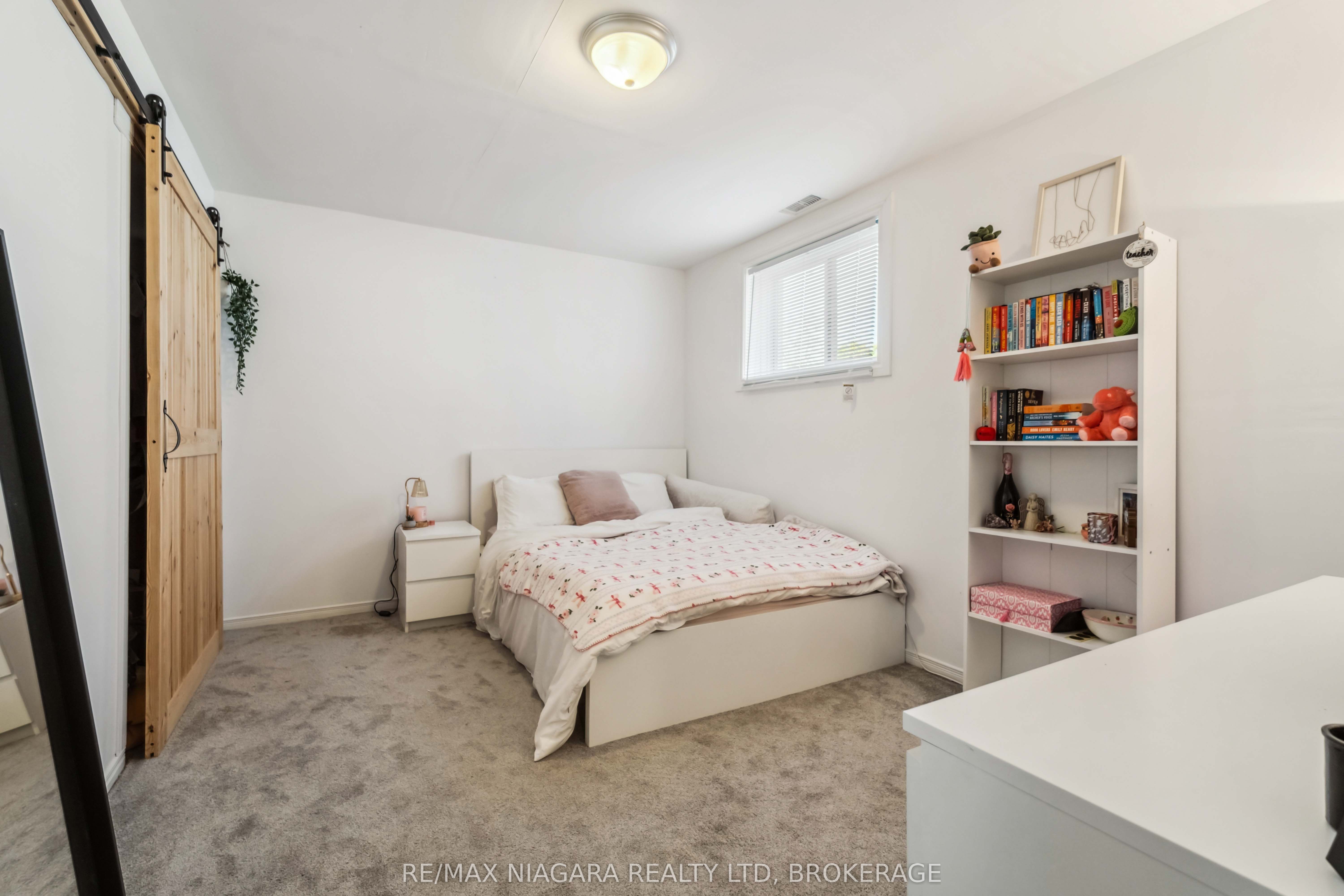 246 Martin Street Property Photo 32