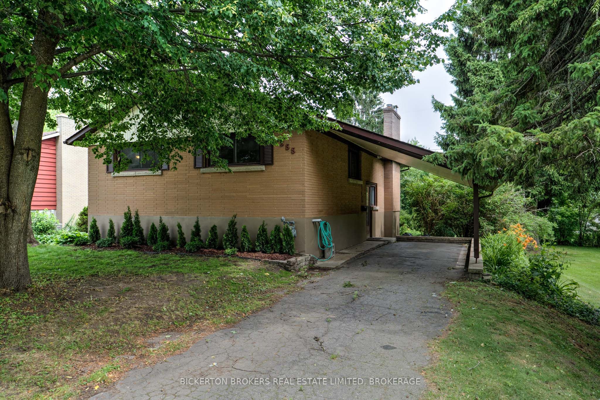 355 Elizabeth Dr Property Photo