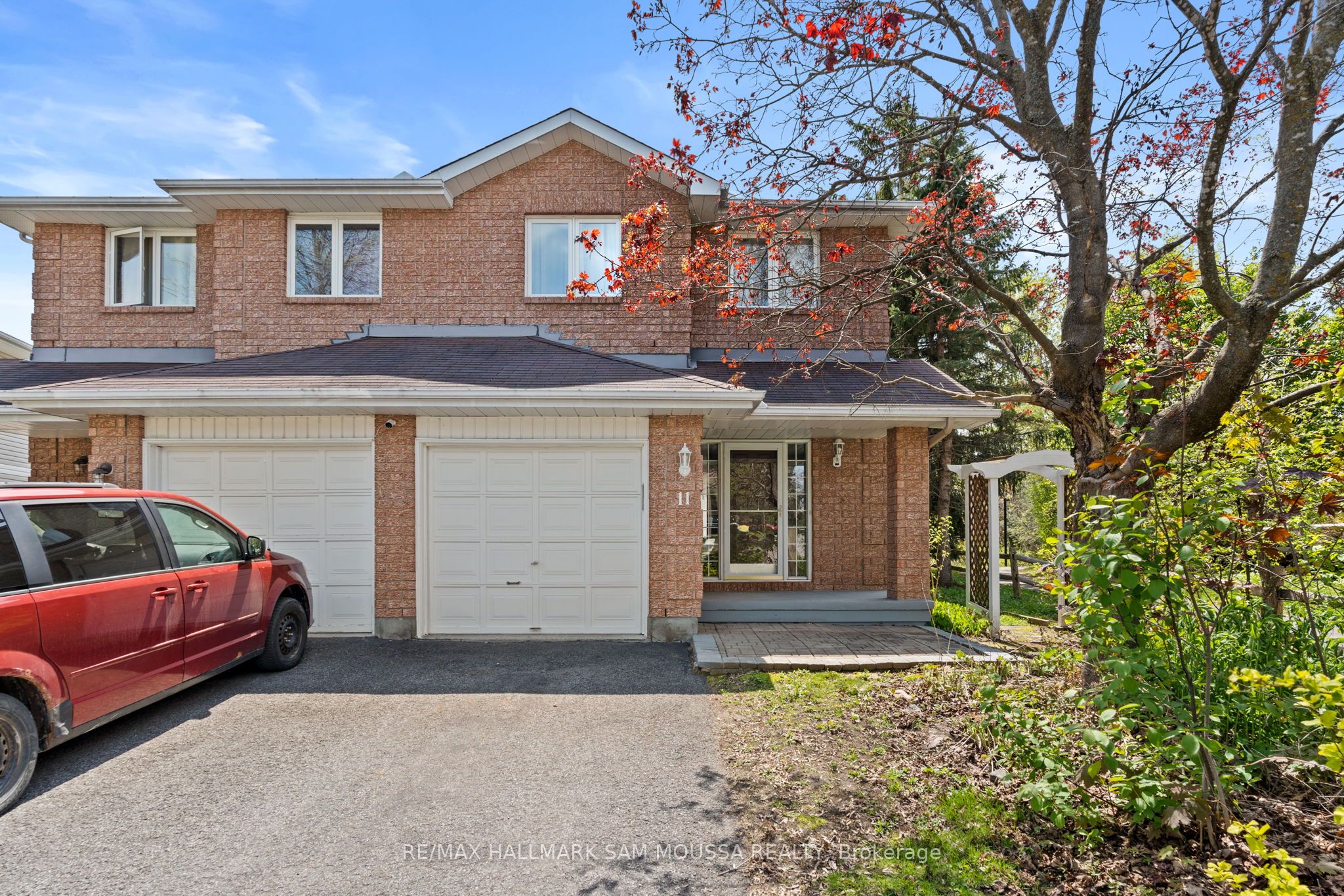 11 Highmont Court Property Photo 1