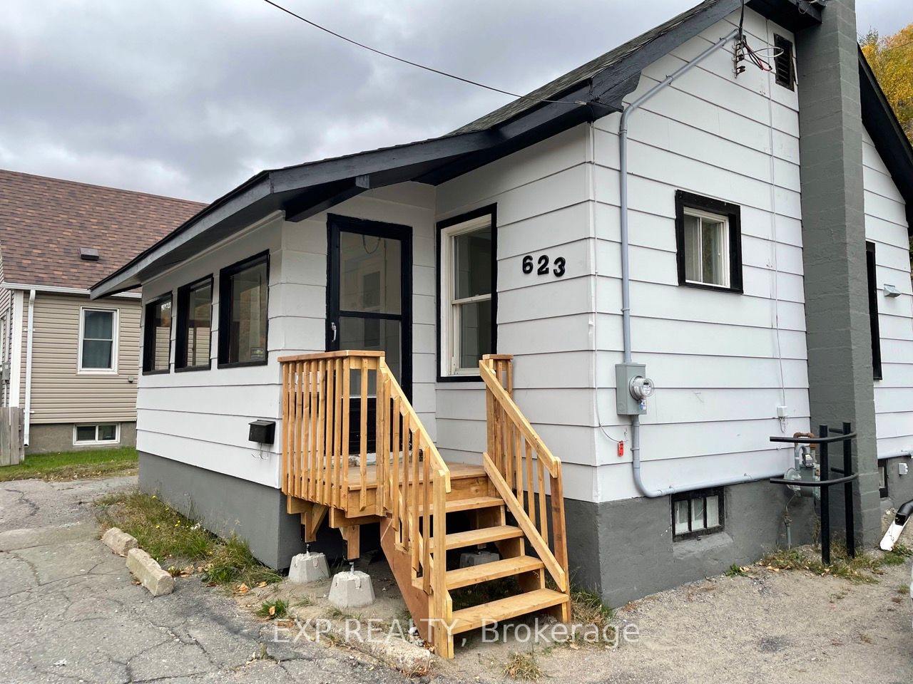 623 Kingsway N/a Property Photo 1