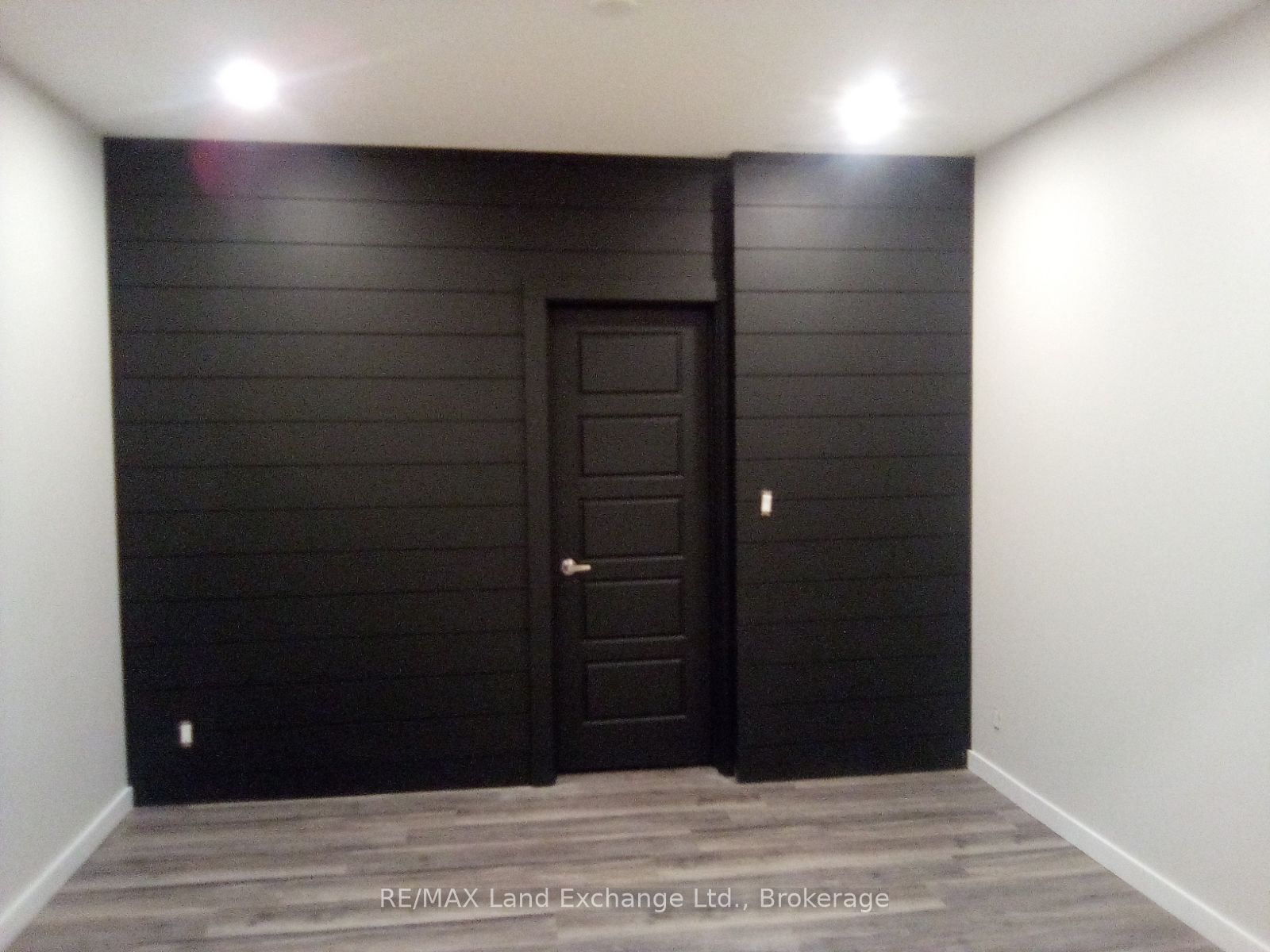 348 Durham Street E Property Photo 5