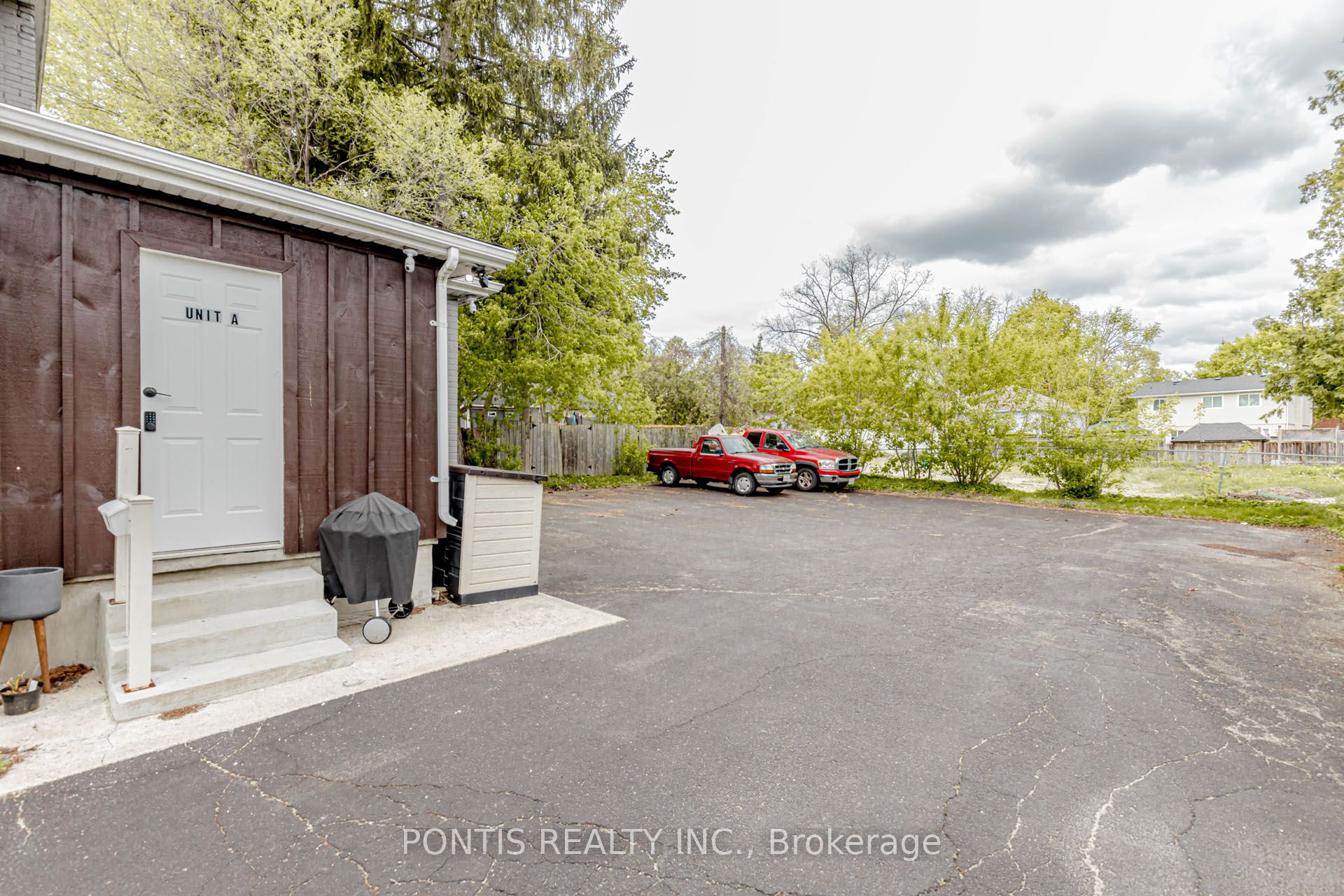 86 Cedar St Property Photo 4