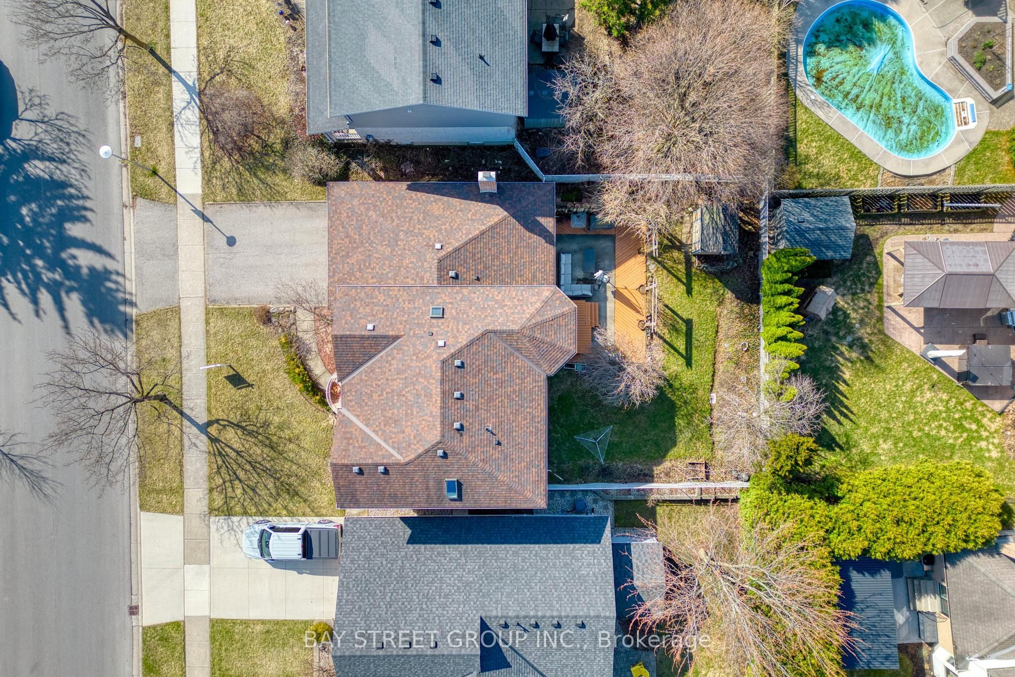 976 Griffith Street Property Photo 4