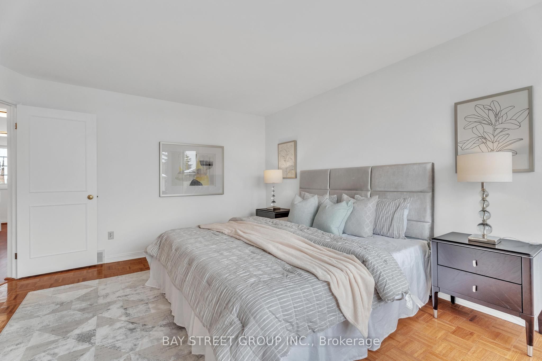 976 Griffith Street Property Photo 29