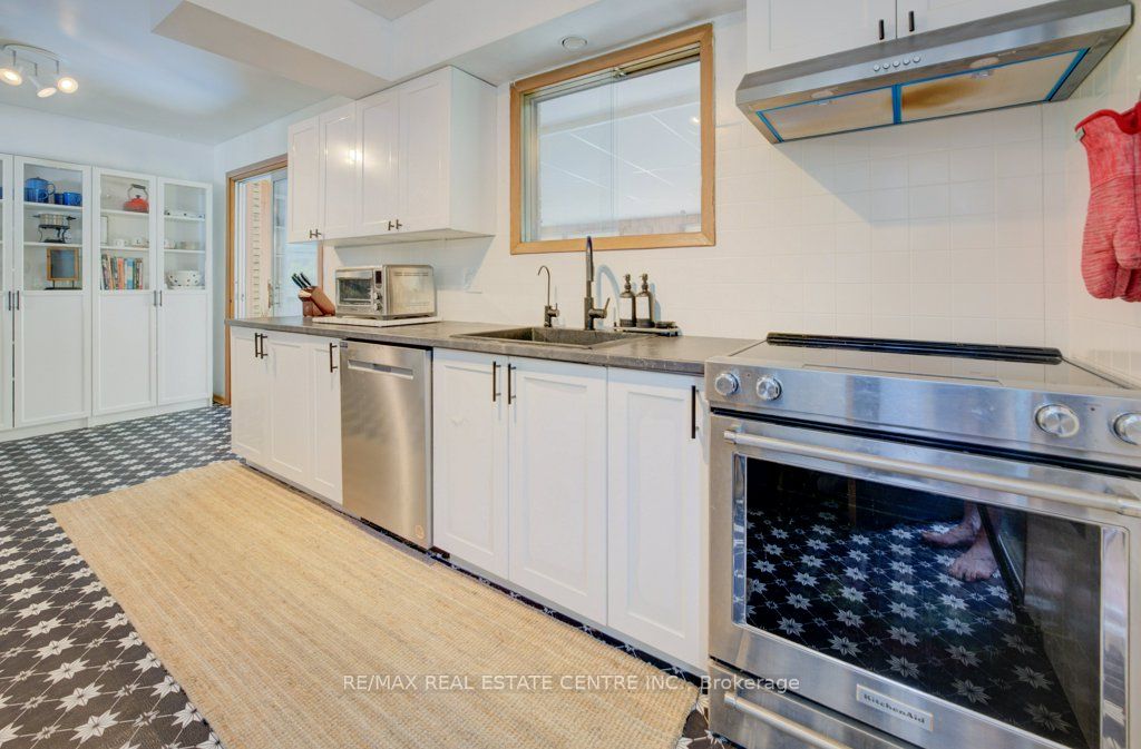 248 Fergus Avenue Property Photo 18