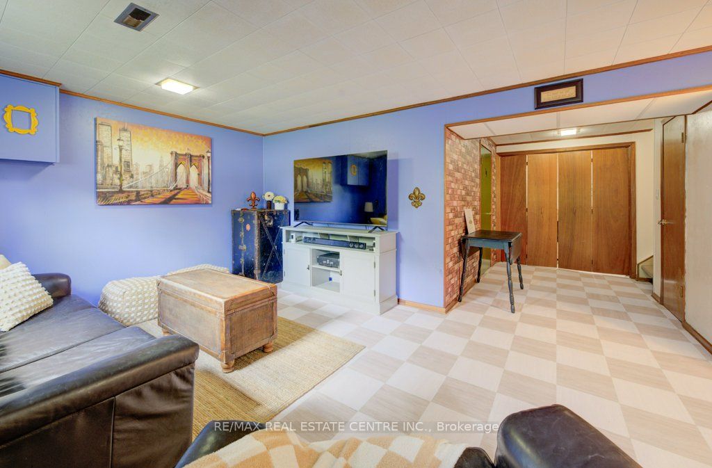 248 Fergus Avenue Property Photo 30