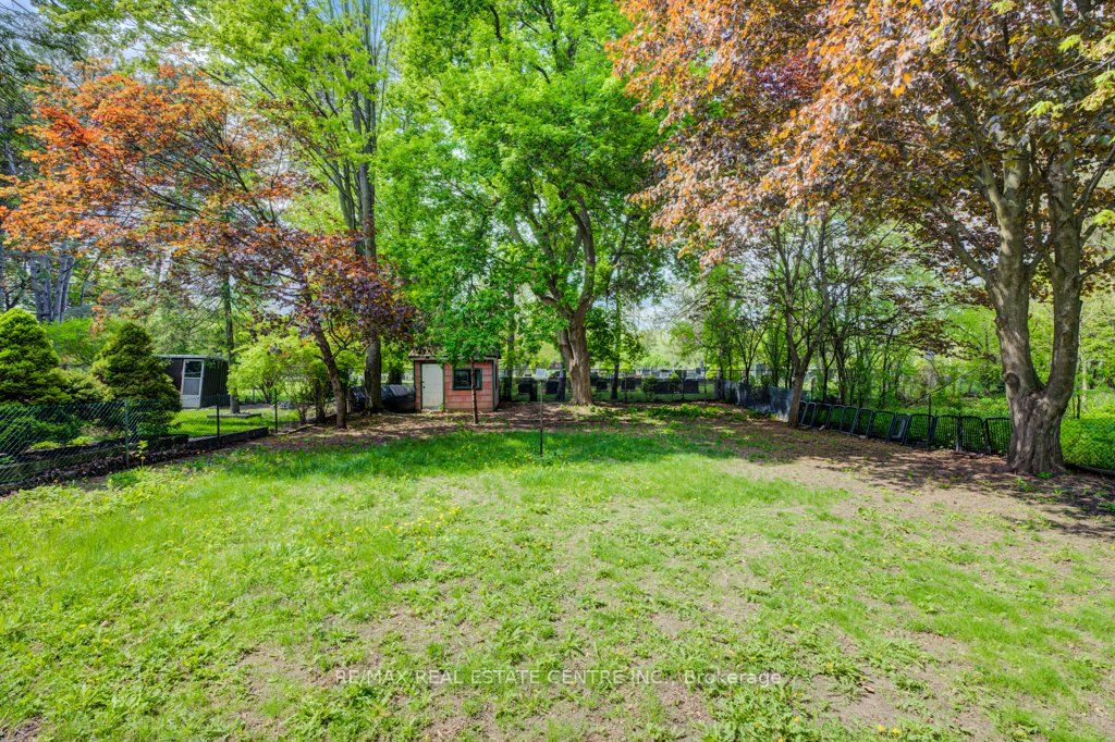 248 Fergus Avenue Property Photo 46