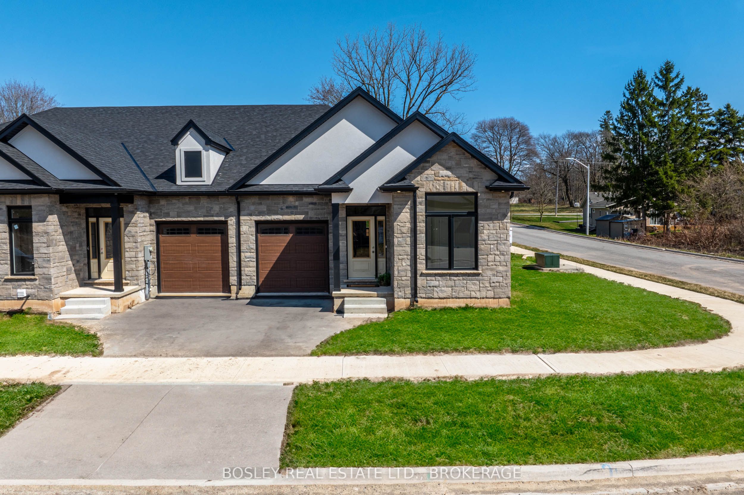 512 Royal Ridge Drive Property Photo 1