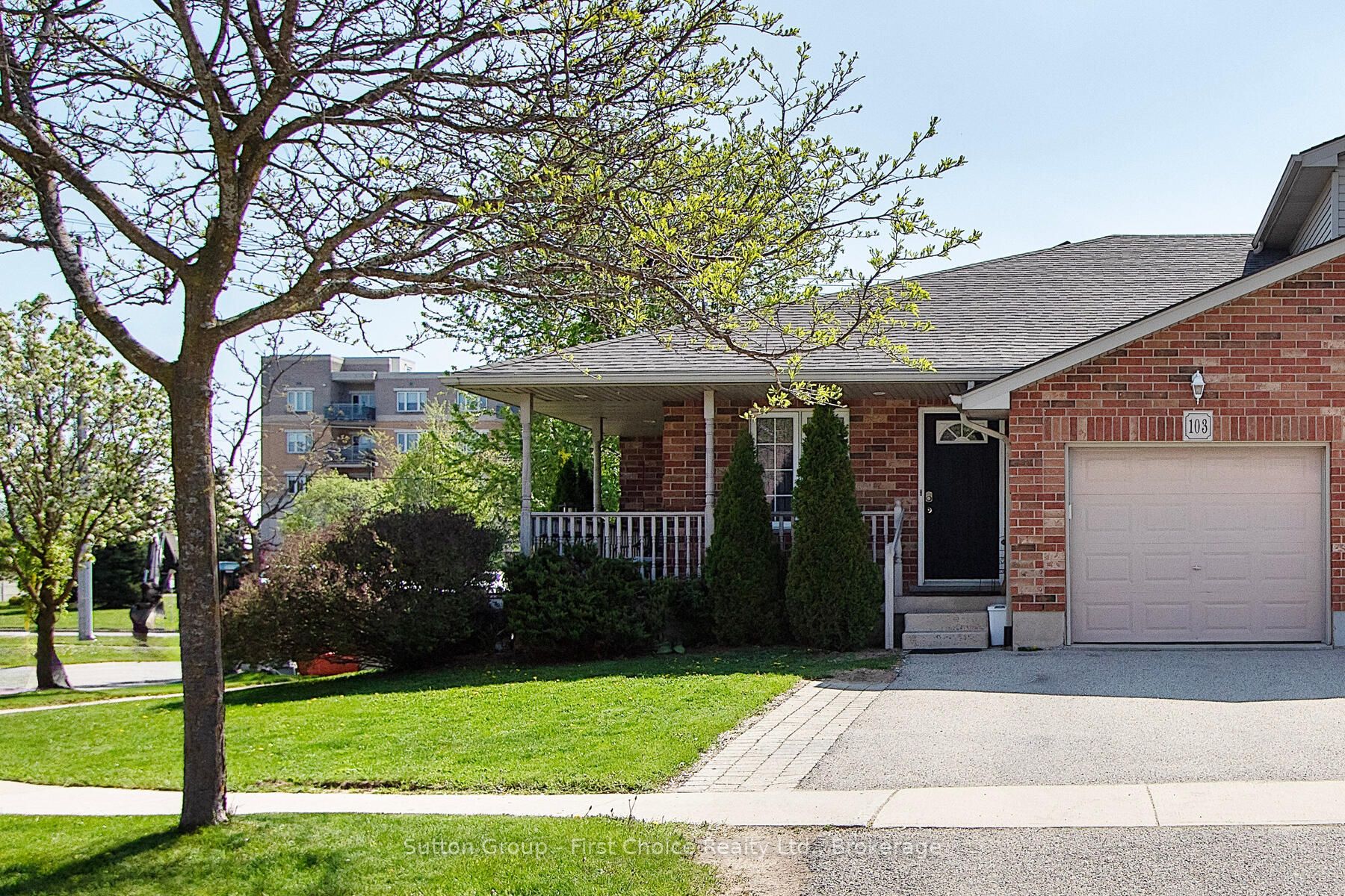 103 Gregory Crescent Property Photo