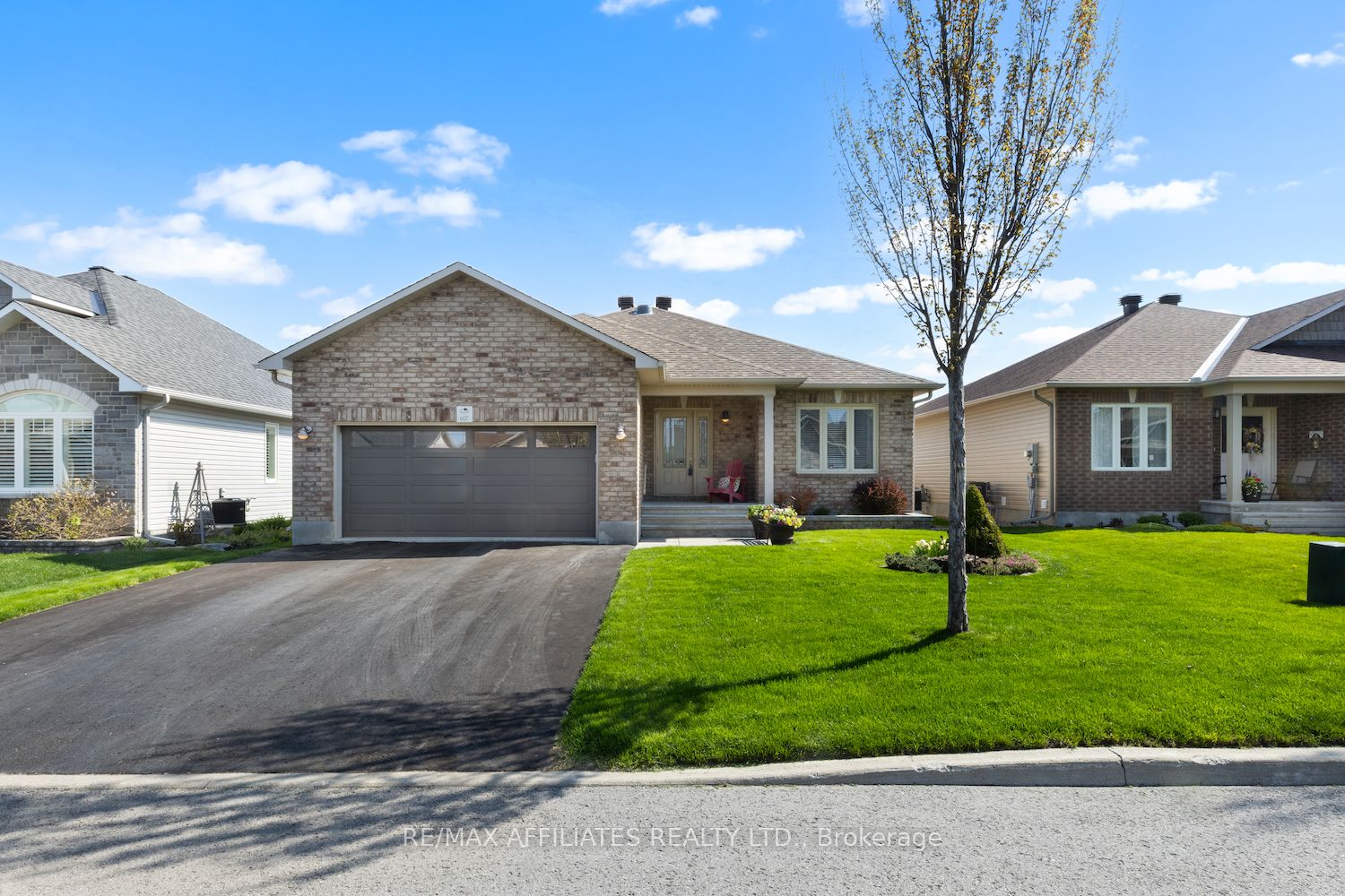 607 Laroque Street Property Photo