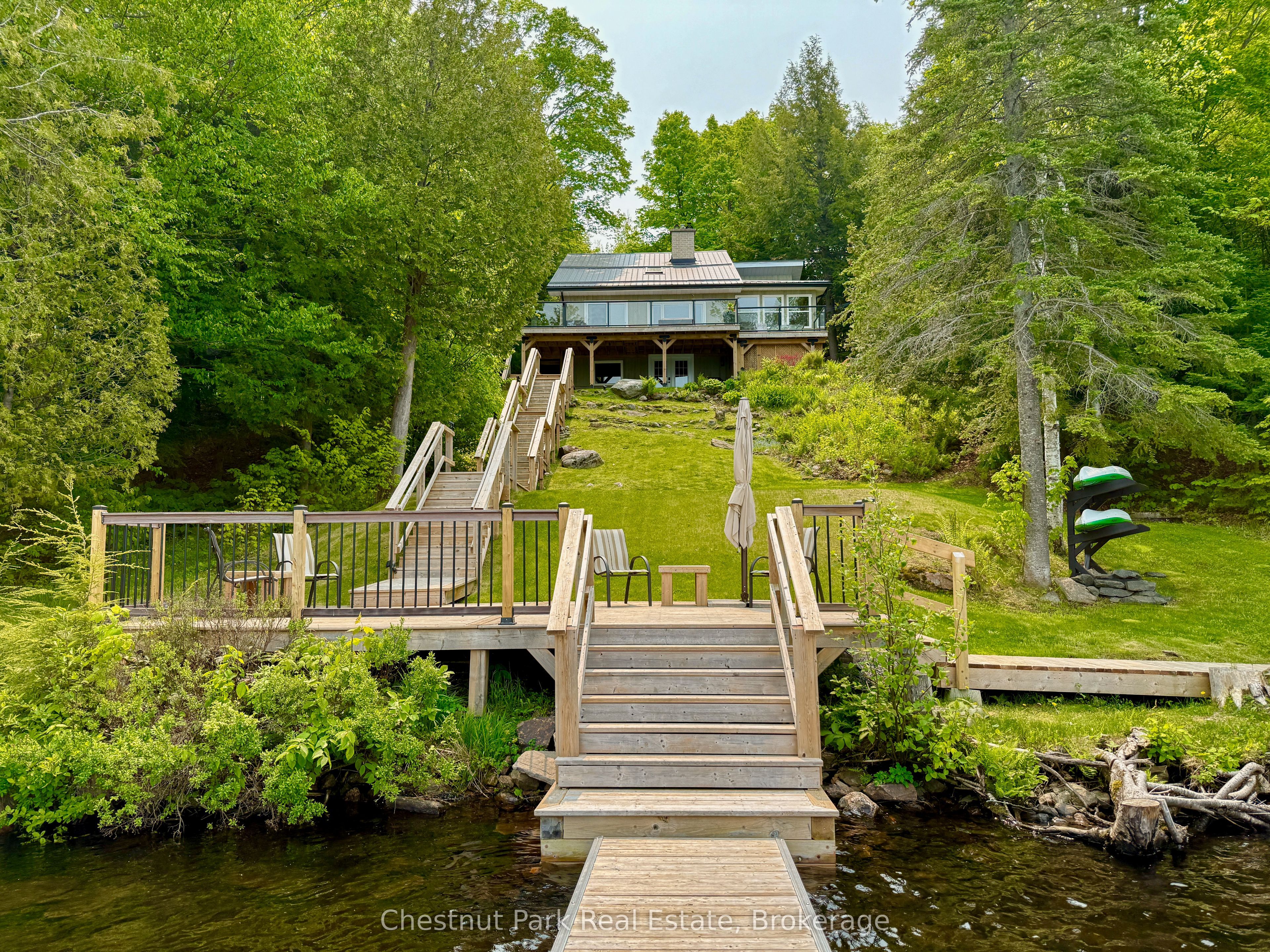 293 W Diamond Lake Rd