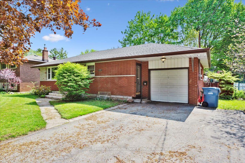 100 Guelph St Property Photo