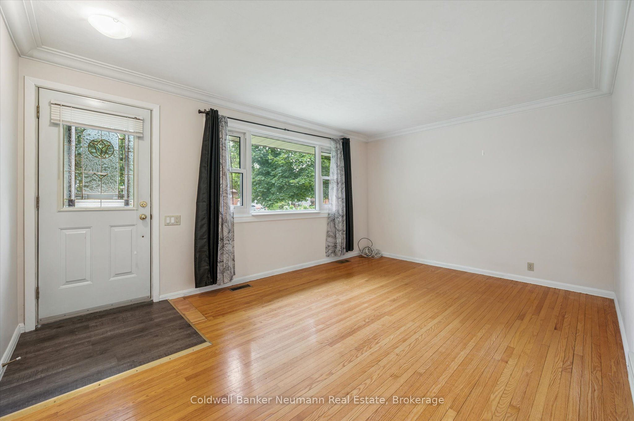 100 Guelph Street Property Photo 7
