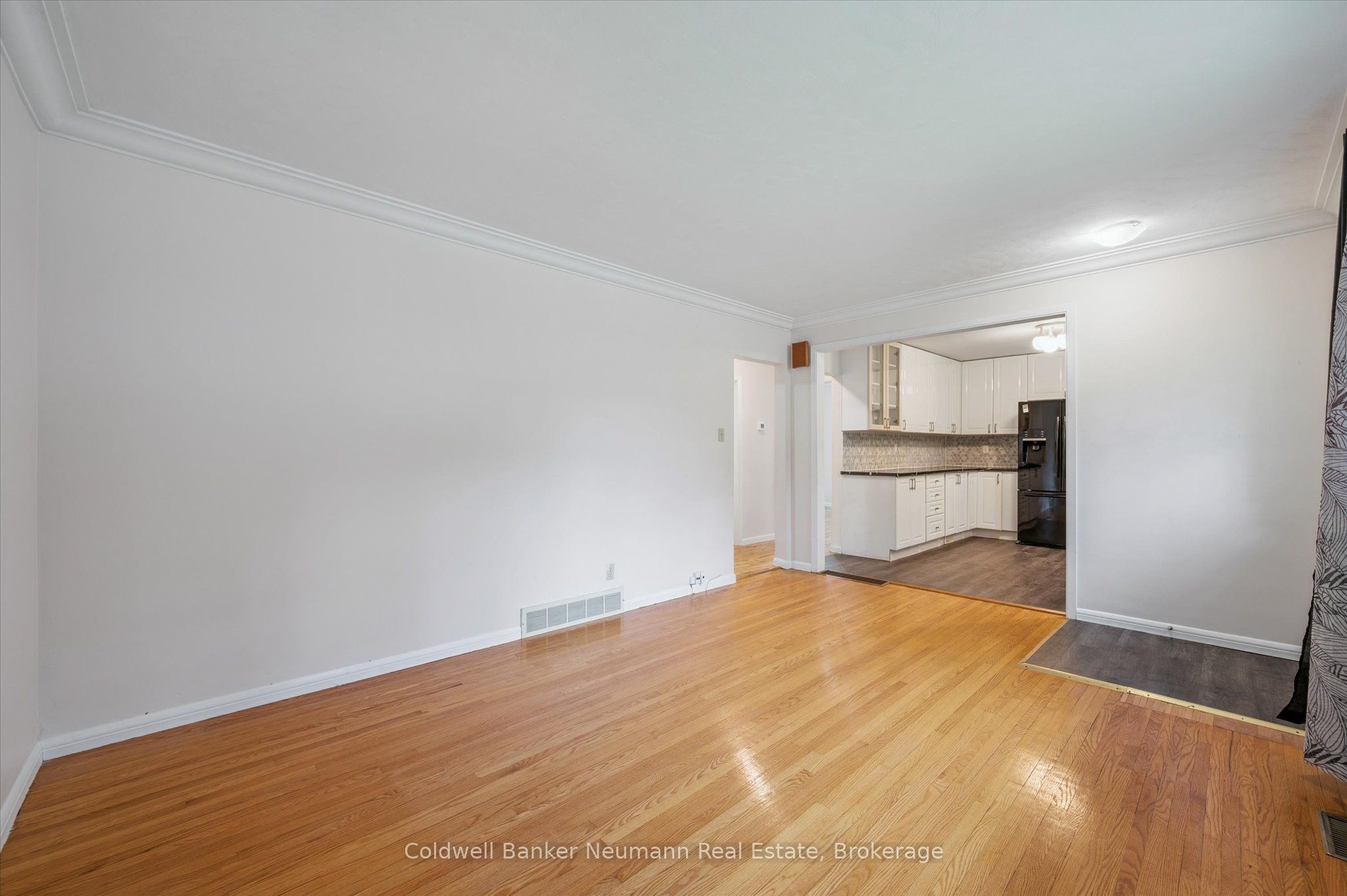 100 Guelph Street Property Photo 8