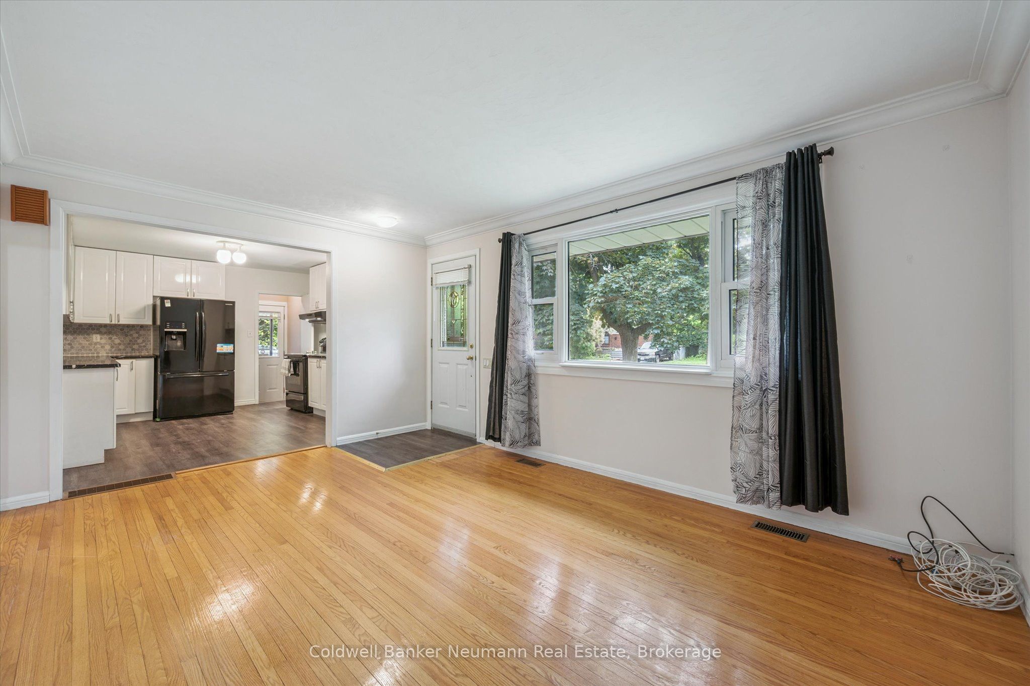 100 Guelph Street Property Photo 9