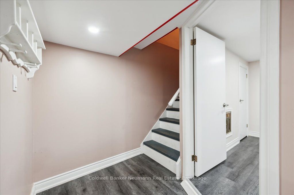100 Guelph Street Property Photo 15