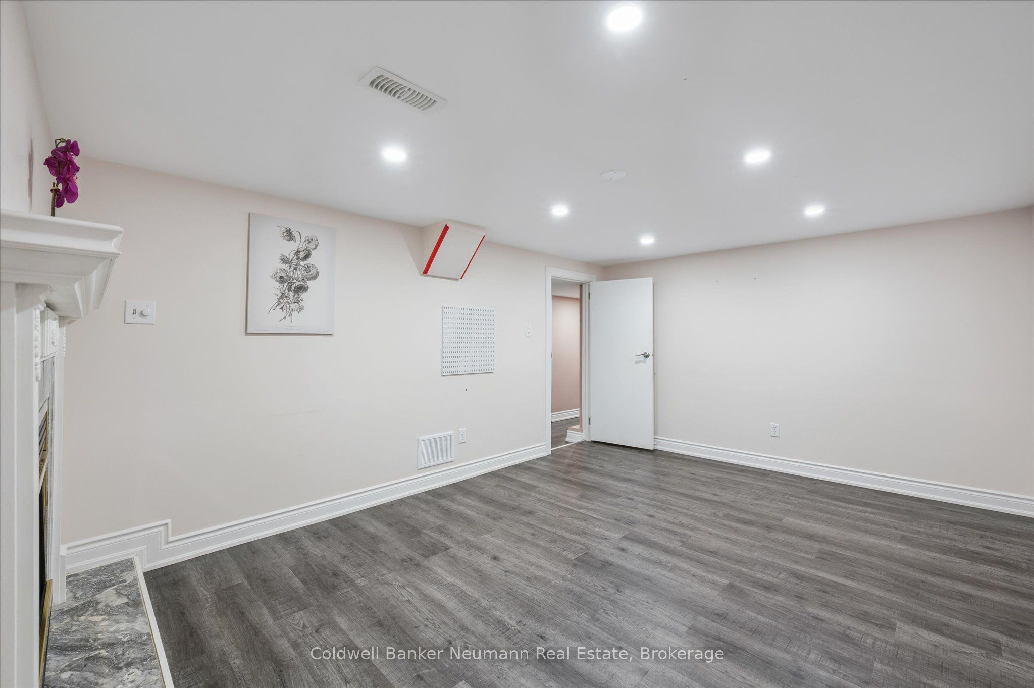 100 Guelph Street Property Photo 20