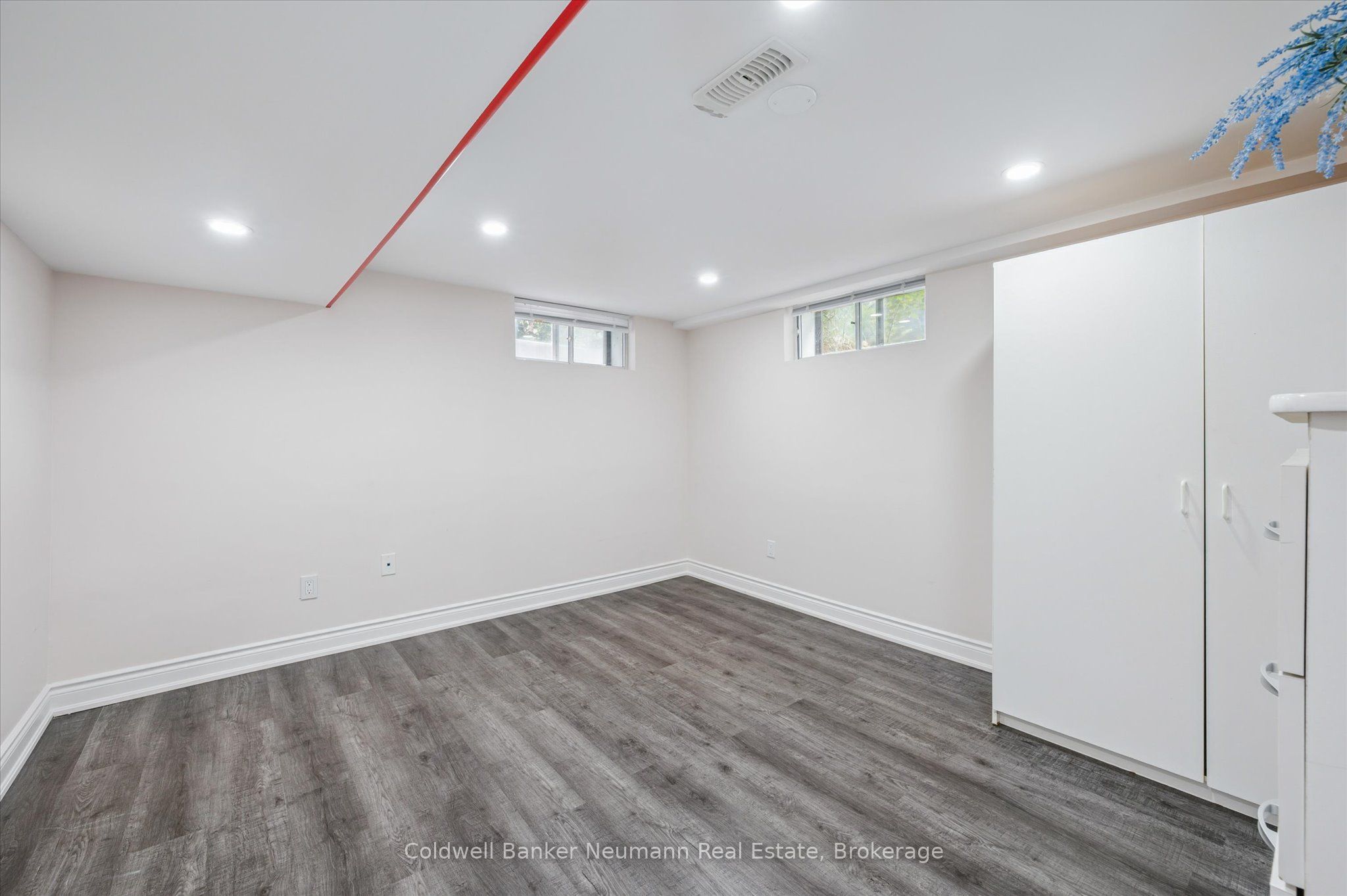 100 Guelph Street Property Photo 23