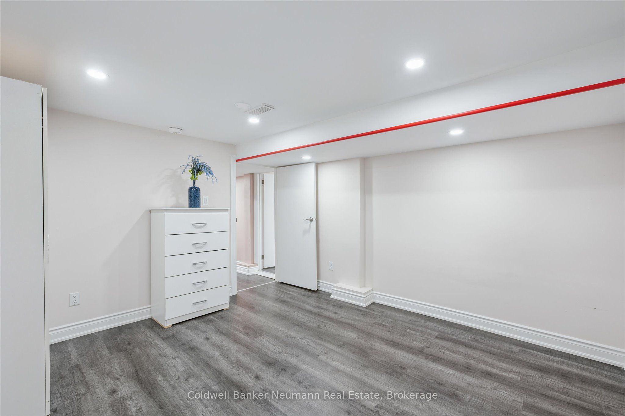 100 Guelph Street Property Photo 24