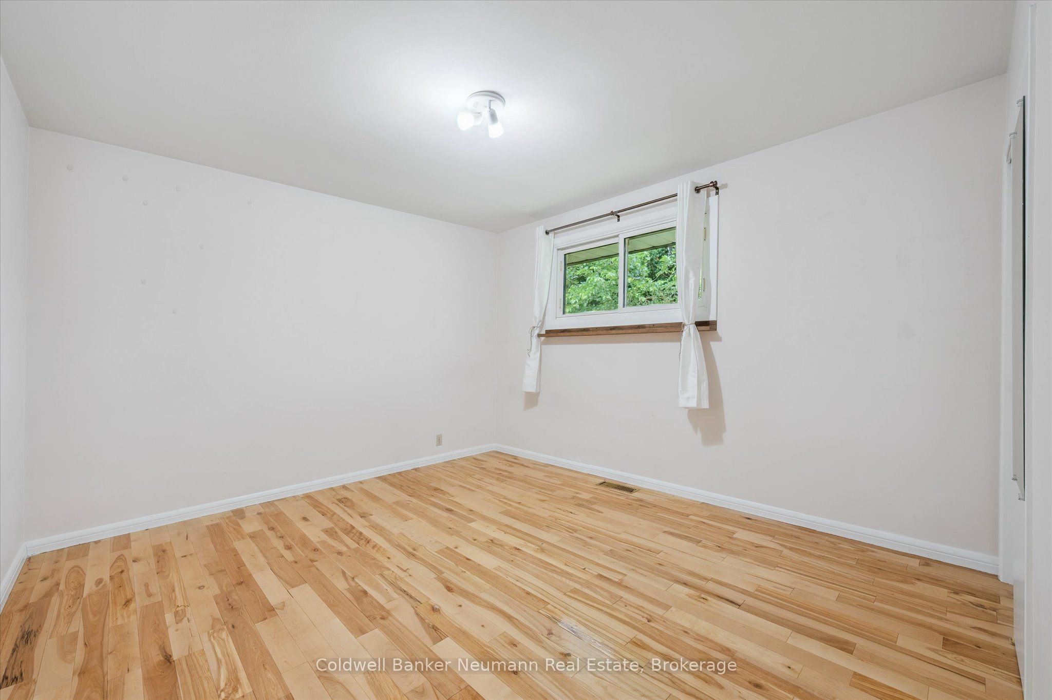 100 Guelph Street Property Photo 27