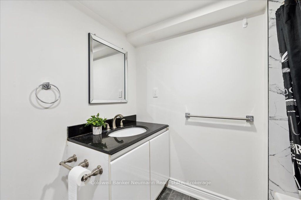 100 Guelph Street Property Photo 28