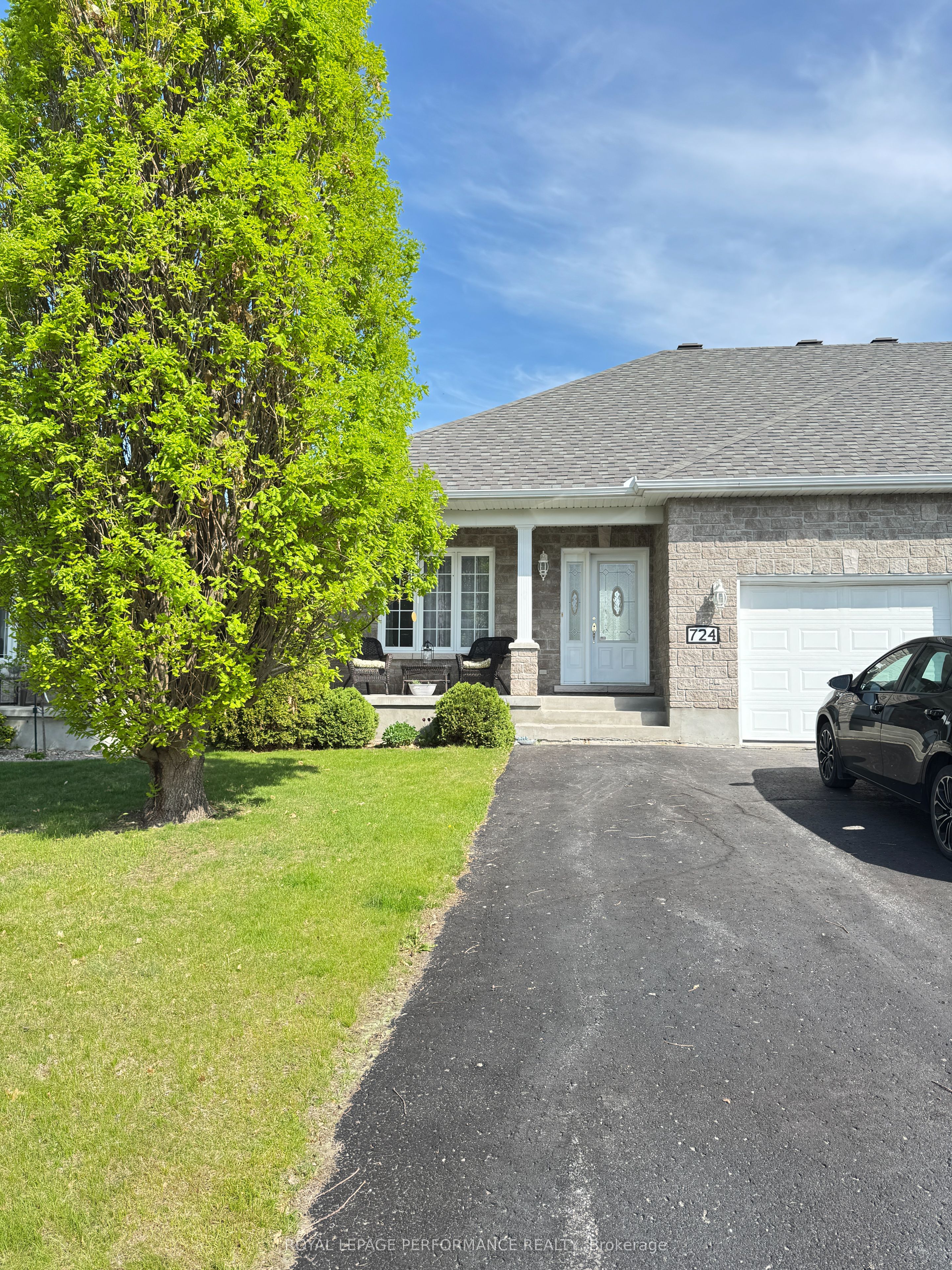 724 Des Chenes St Property Photo