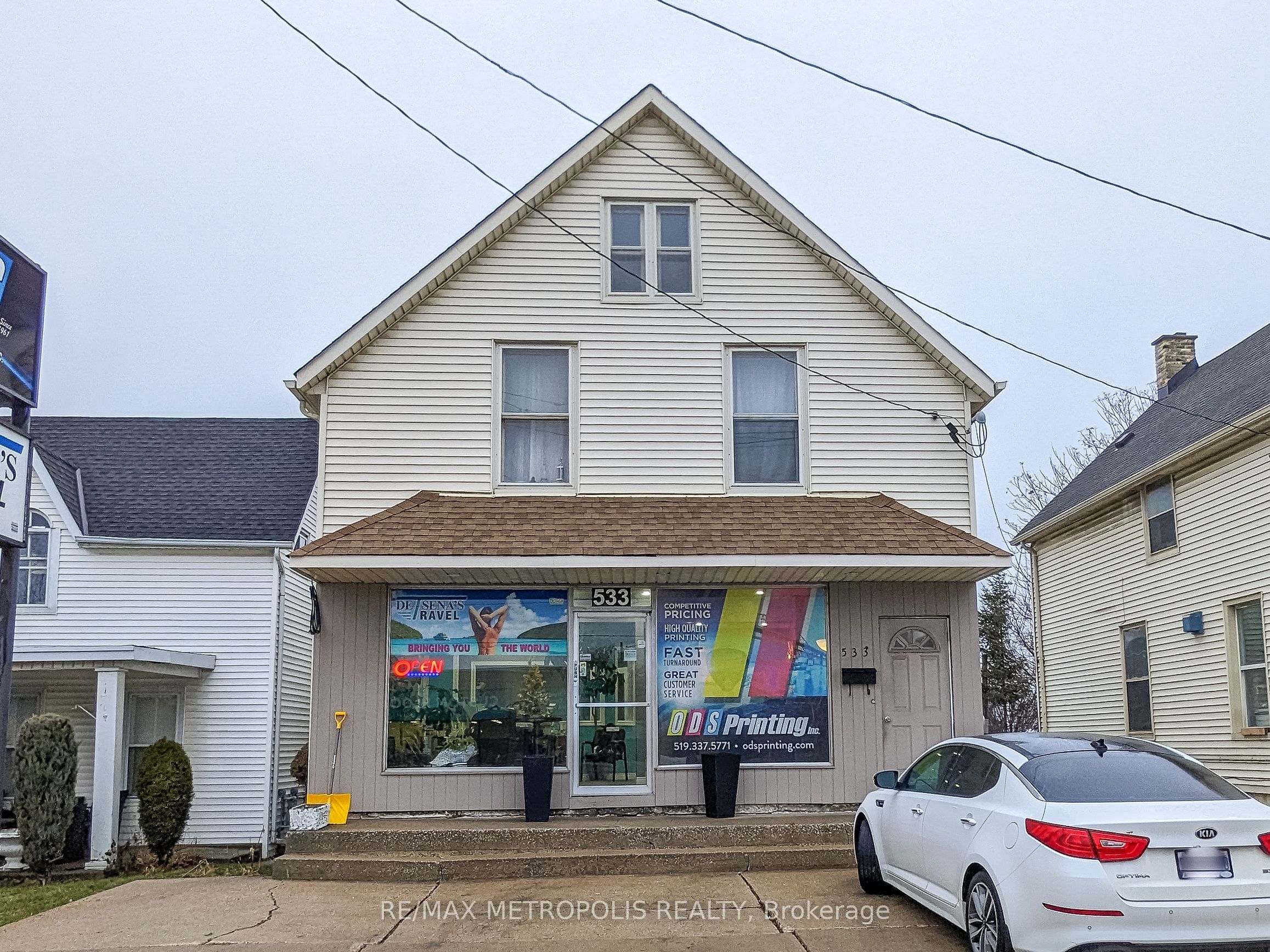 533-537 Christina Street N Property Photo 2