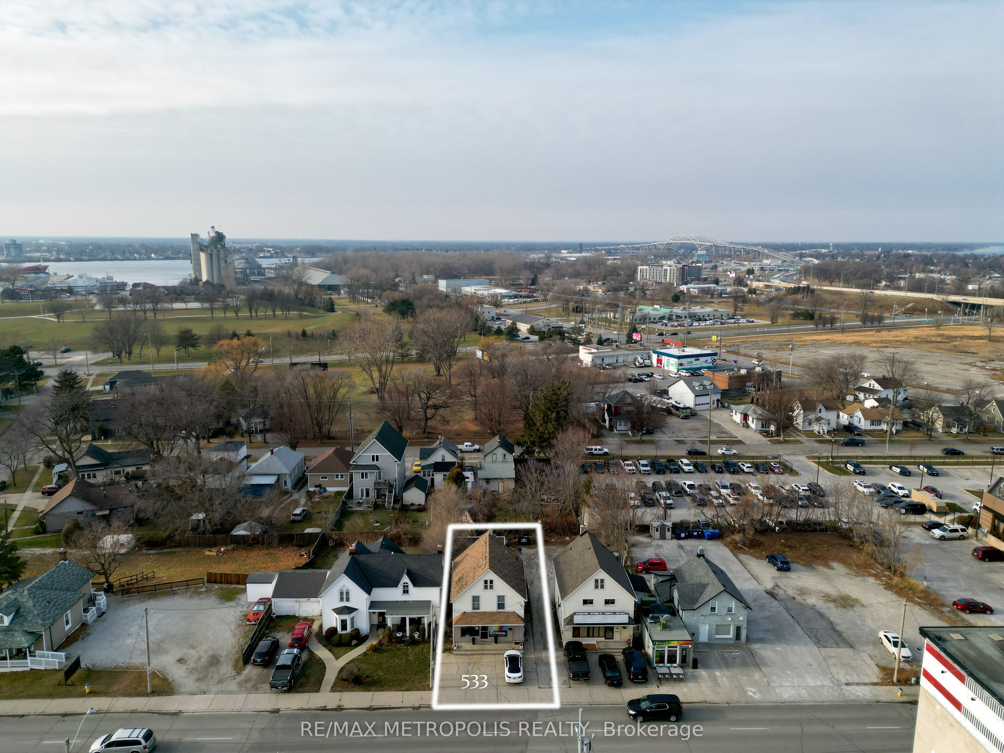 533-537 Christina Street N Property Photo 15